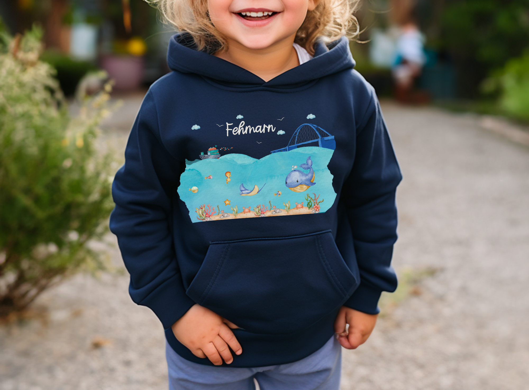 Hoodie mit Fehmarn-Motiv (2) , Leuchtturm Fehmarn-Sund-Brücke, Urlaubserinnerung