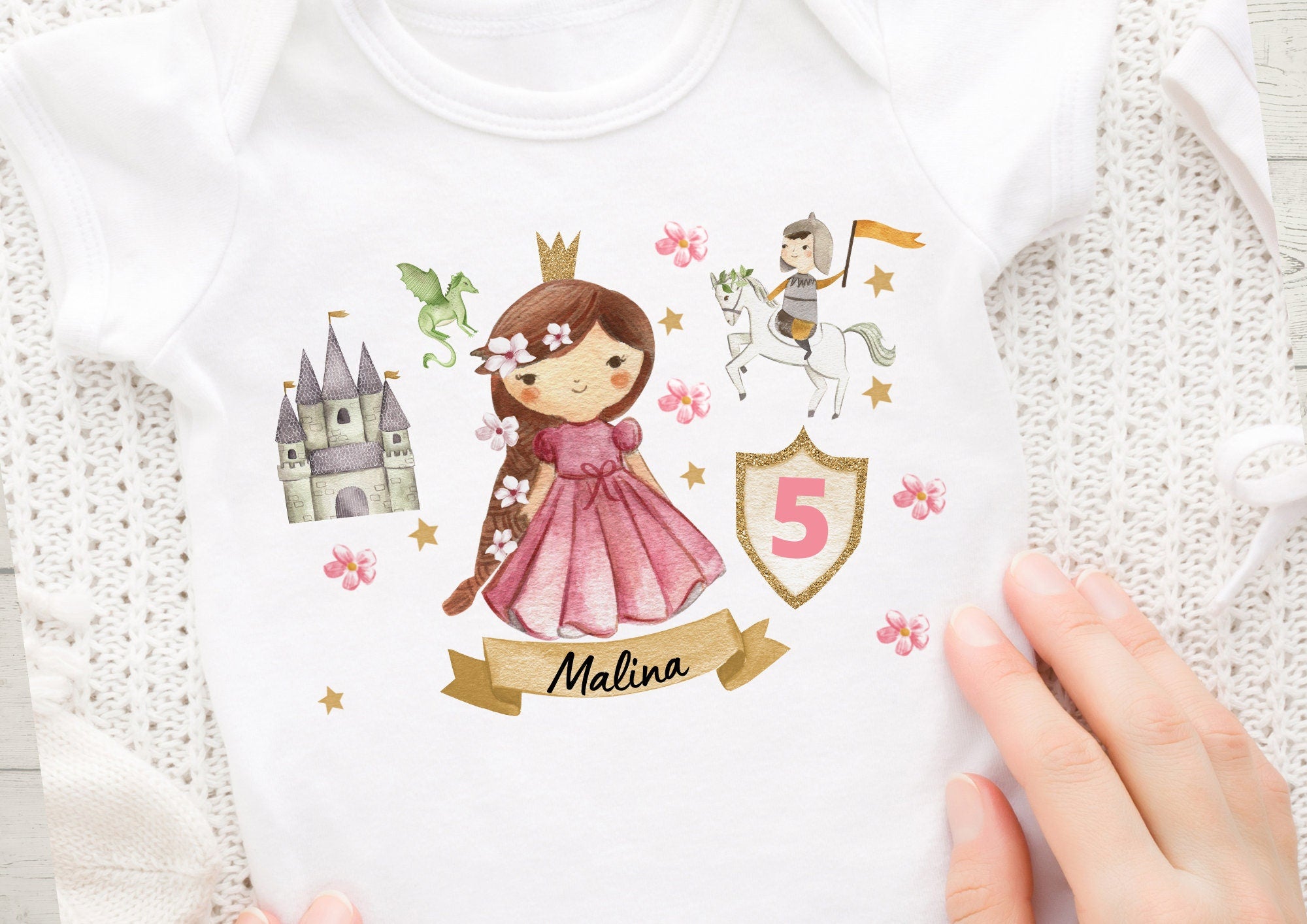 Bügelbild mit Wunschname und Alter personalisiert Prinzessin Ritter Burgfräulein Drache Schloss – Appliques & Patches