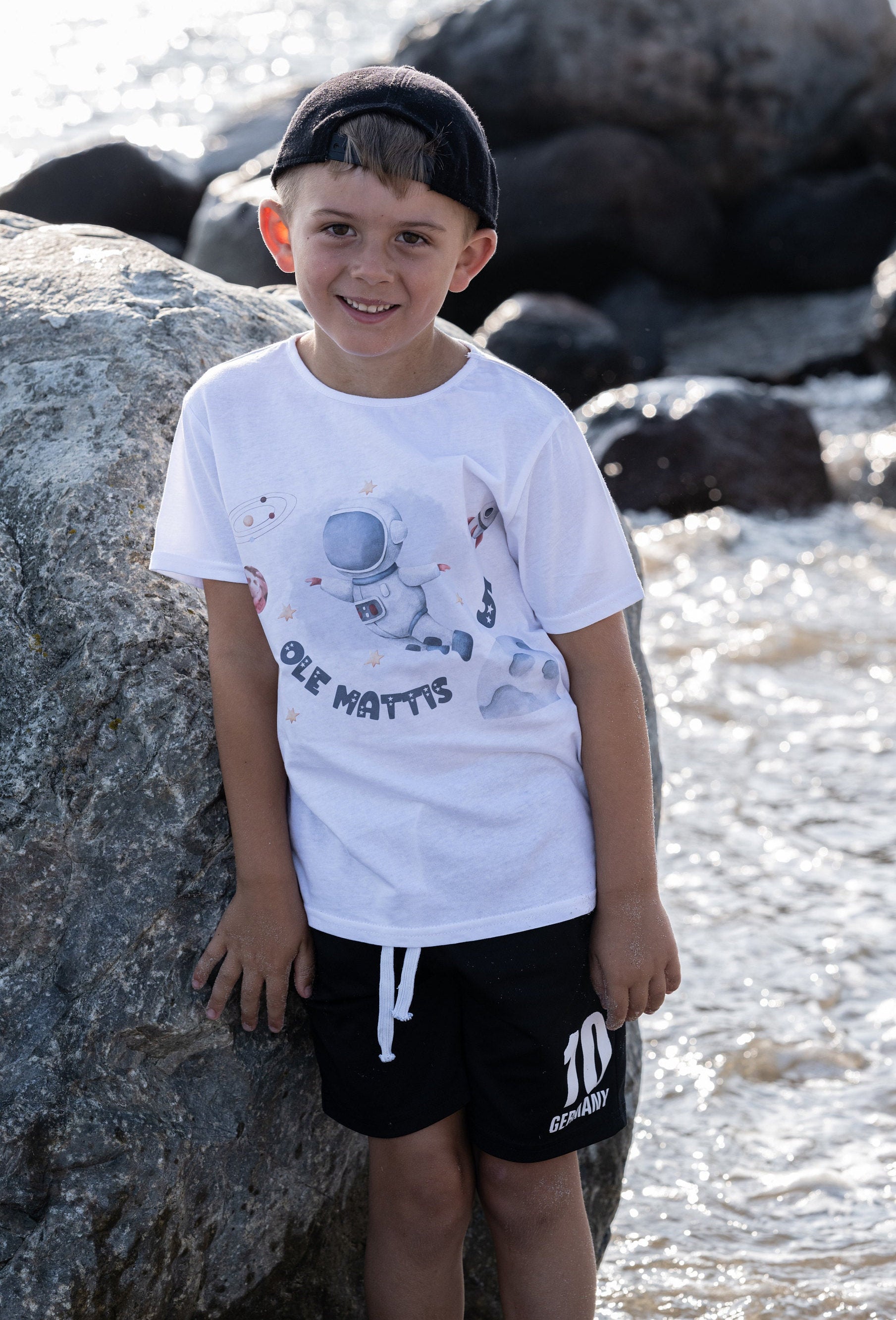 Bügelbild mit Wunschname und Alter personalisiert Geburtstagsshirt Astronaut Weltraum Rakete Planeten Weltall – Appliques & Patches