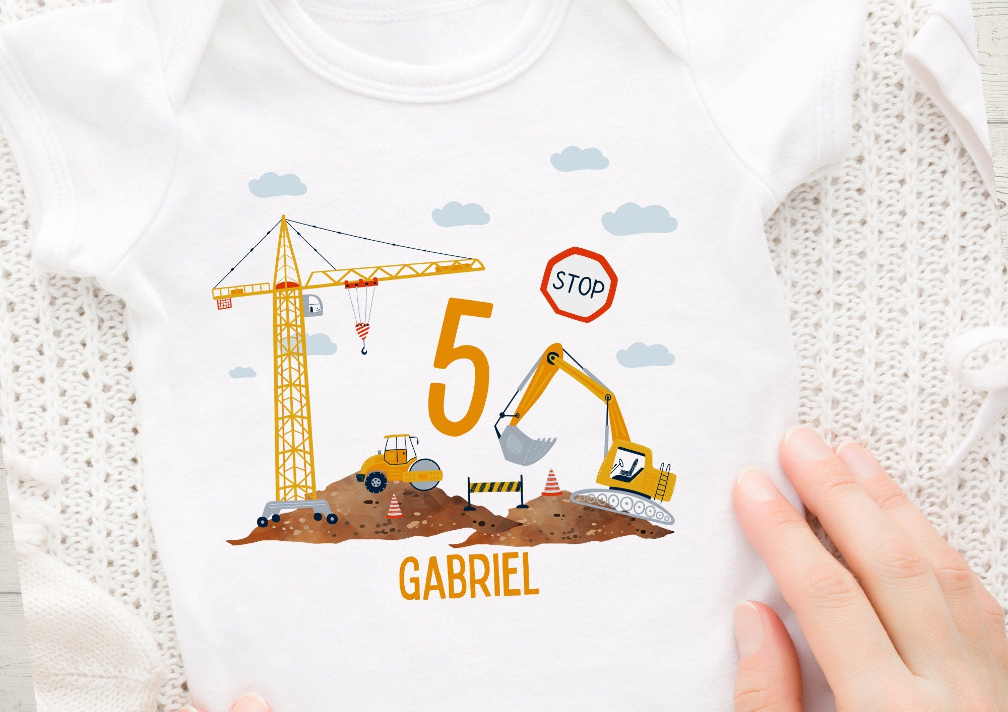 Bügelbild Kran – personalisiert mit Name & Alter – Aufbügler für Geburtstagsshirt – Baustelle Motiv A4/A5 – Appliques & Patches
