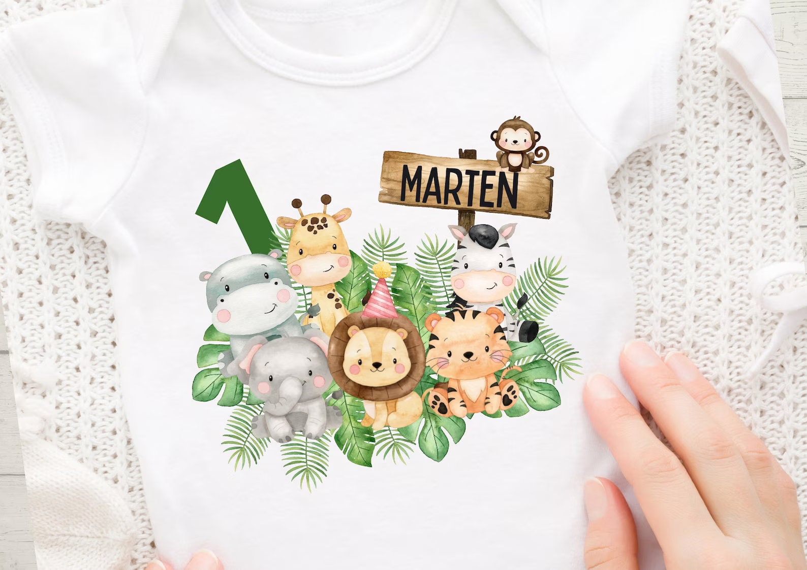 Bügelbild mit Wunschname und Alter personalisiert Geburtstagsshirt Dschungeltiere Safari Löwe Zebra Geburt Geschenk – Appliques & Patches
