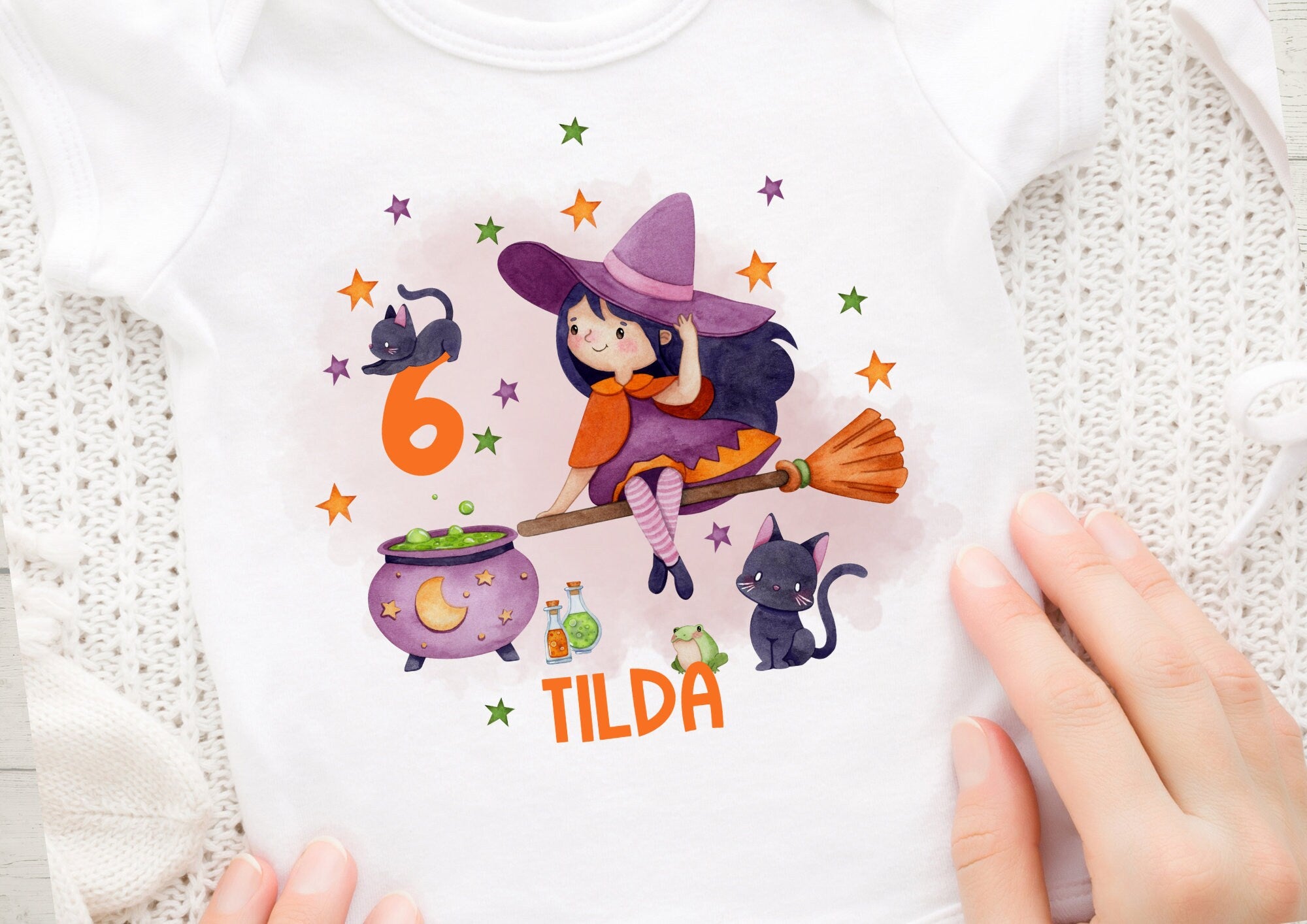 Bügelbild mit Wunschname und Alter personalisiert Dschungel Hexe Zauberei Hexengeburtstag Hexenbesen – Appliques & Patches
