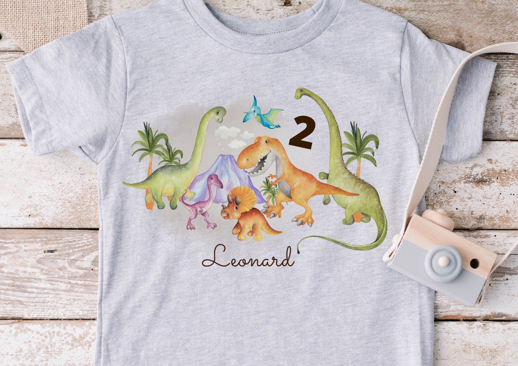 Bügelbild Dinosaurier Geburtstag – personalisiert mit Name & Zahl – für Shirts – Pastell Dinos in A4 oder A5 – Appliques & Patches