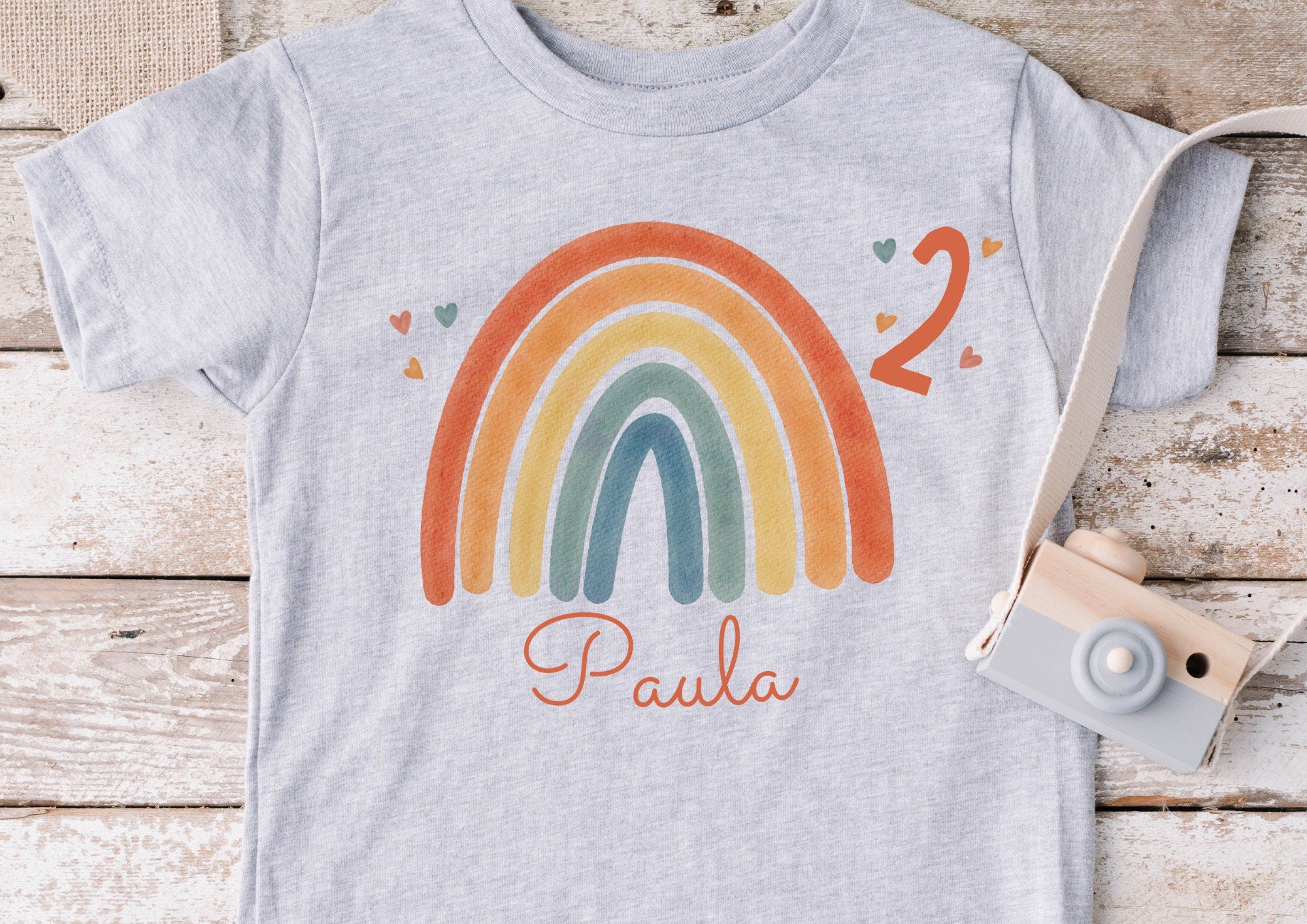 Regenbogen Bügelbild Herz – personalisiert mit Name & Zahl – für weiße und farbige Shirts – DIY Applikation Geburtstag DTF – Appliques & Patches