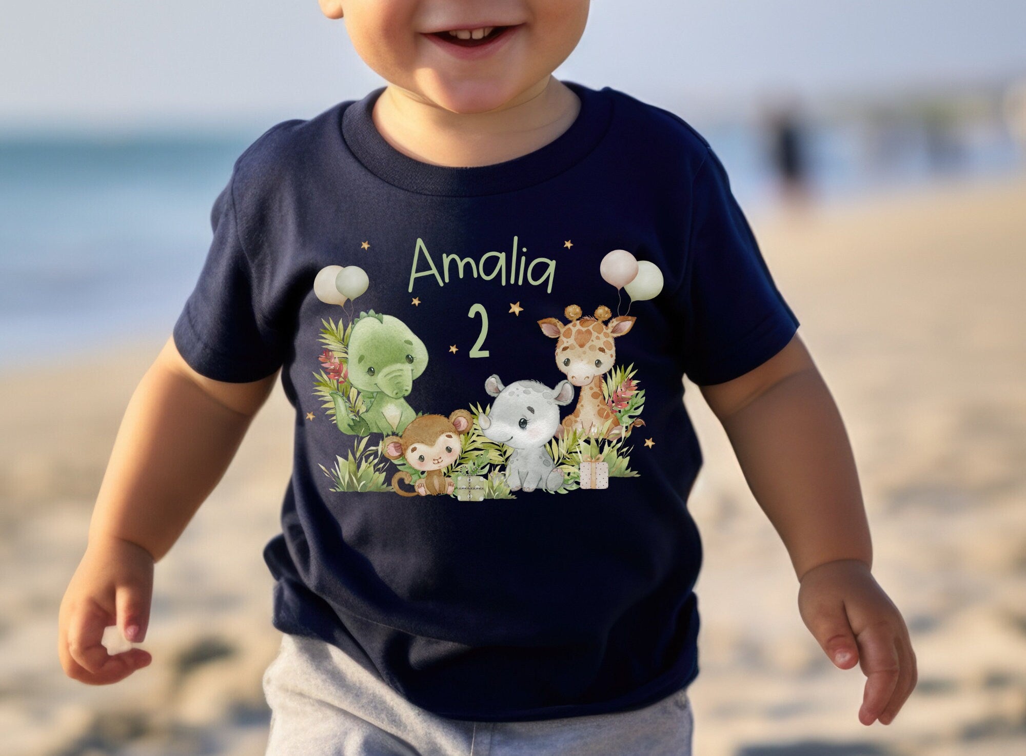 Geburtstagsshirt personalisiert Dschungeltiere Krokodil Giraffe Affe Nashorn Wild One – T-shirts