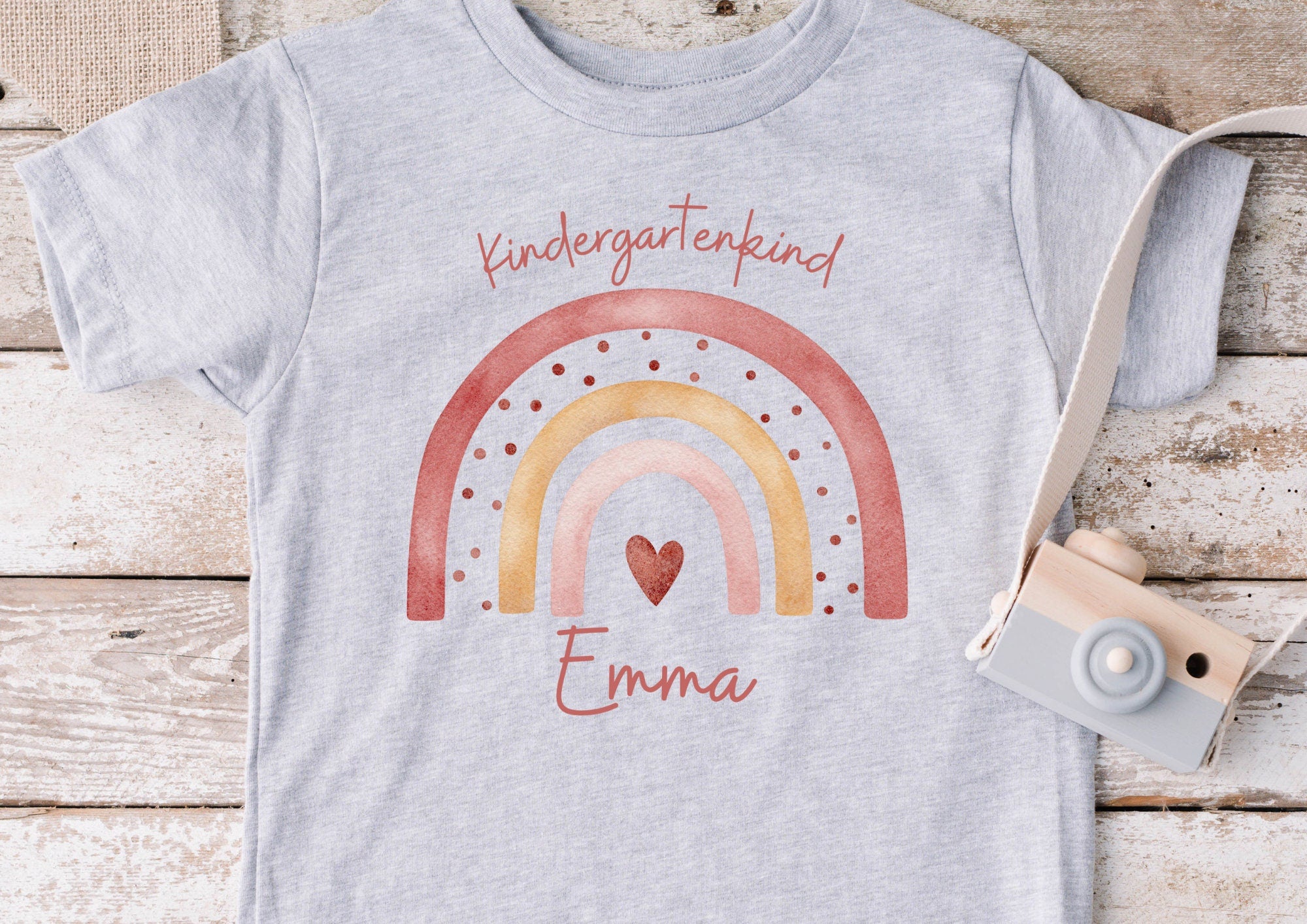 Bügelbild garten personalisiert – mit Name & Alter – Regenbogen Motiv – Kita Start – Aufbügelbild für Shirt oder Beutel A4/A5 – Appliques & Patches