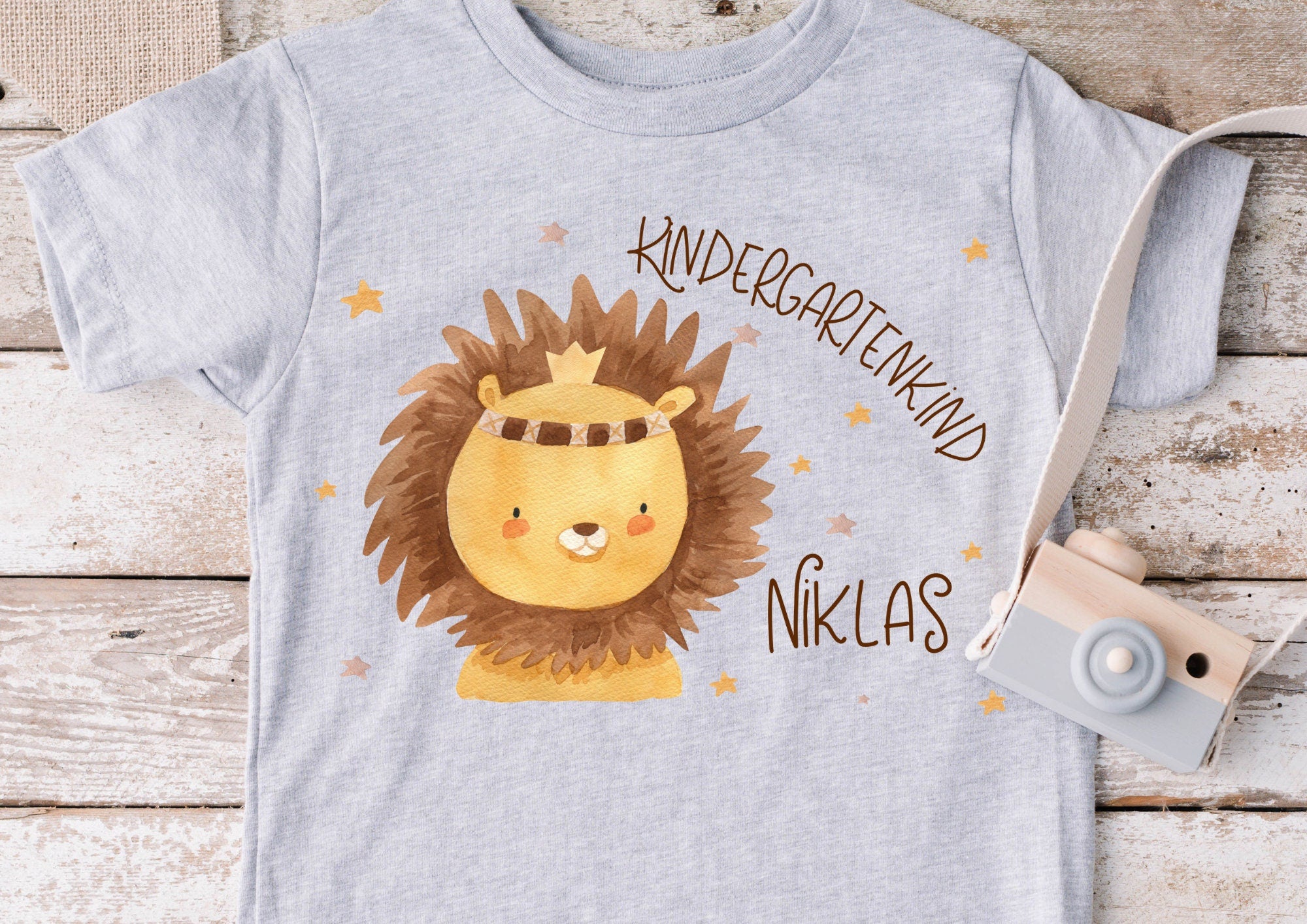 Bügelbild garten – personalisiert mit Name & Zahl – für bunte Stoffe – Aufbügler mit Dschungeltieren (Löwe) – A4 oder A5 – Appliques & Patches