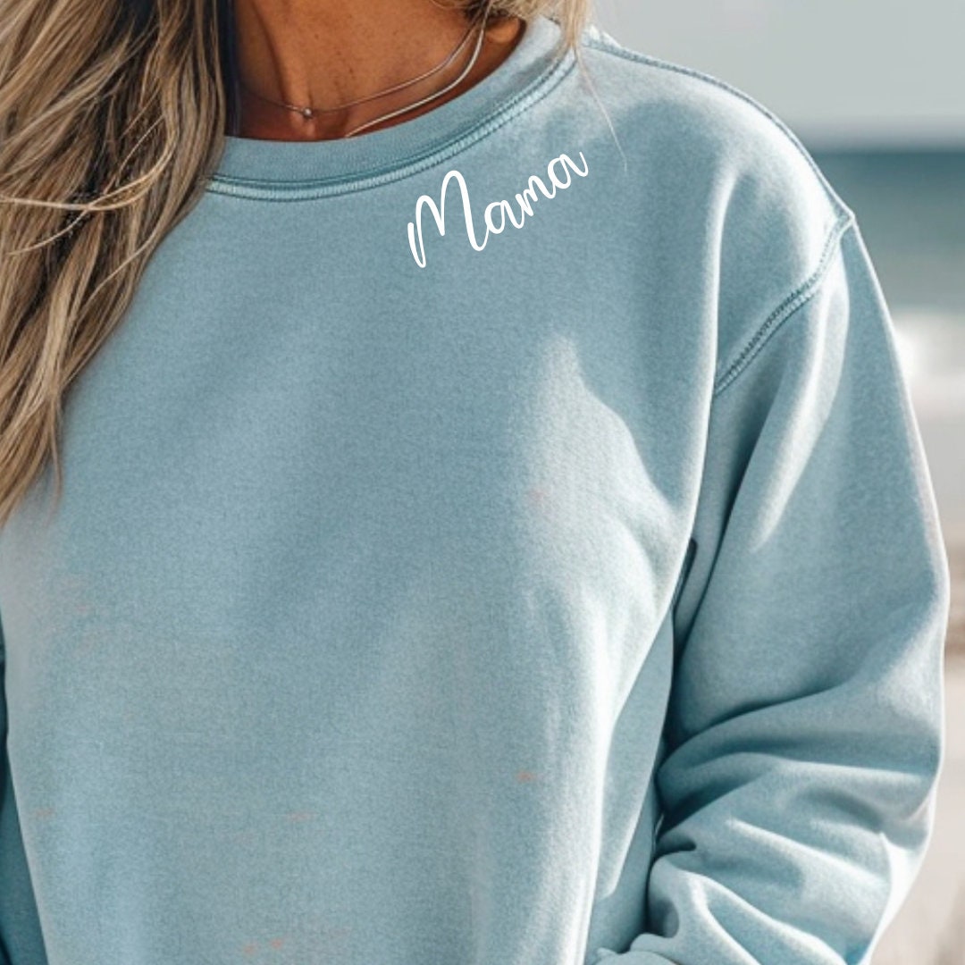 Bügelbild Mama Mom | personalisiert mit Wunschnamen | Statement Shirt | Geburtstjahr | Werdende Mutter | Muttertag | Geburt – Appliques & Patches