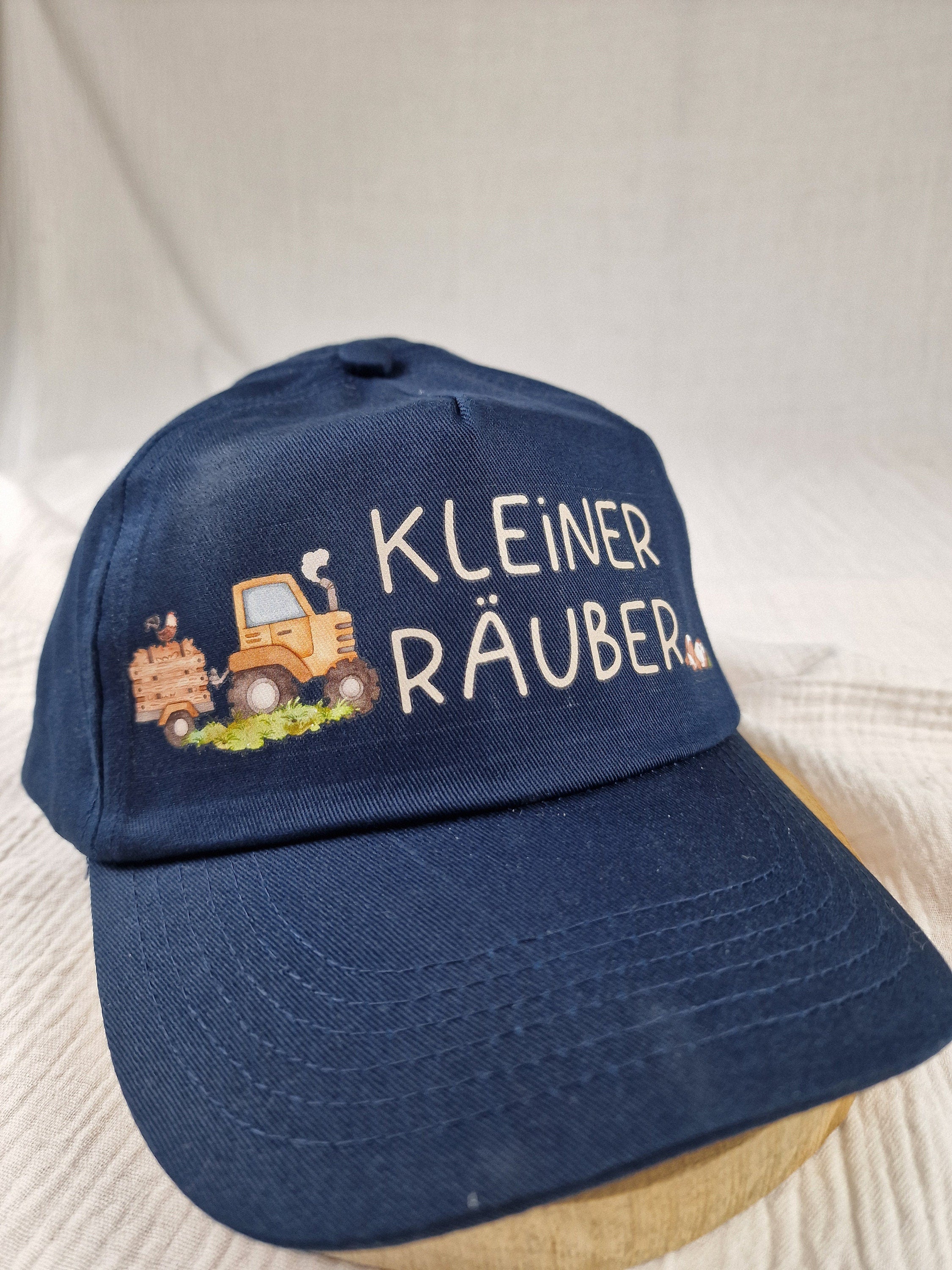 Cap Personalisiert mit Name Sonnenschutz Kleiner Räuber Traktor – Sun Hats