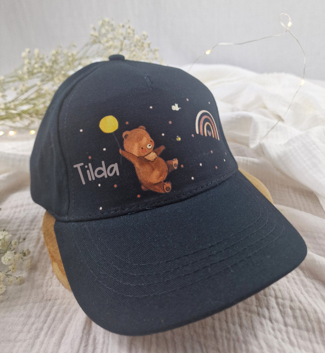 Cap Personalisiert mit Name Sonnenschutz Bär Luftballon Regenbogen – Sun Hats