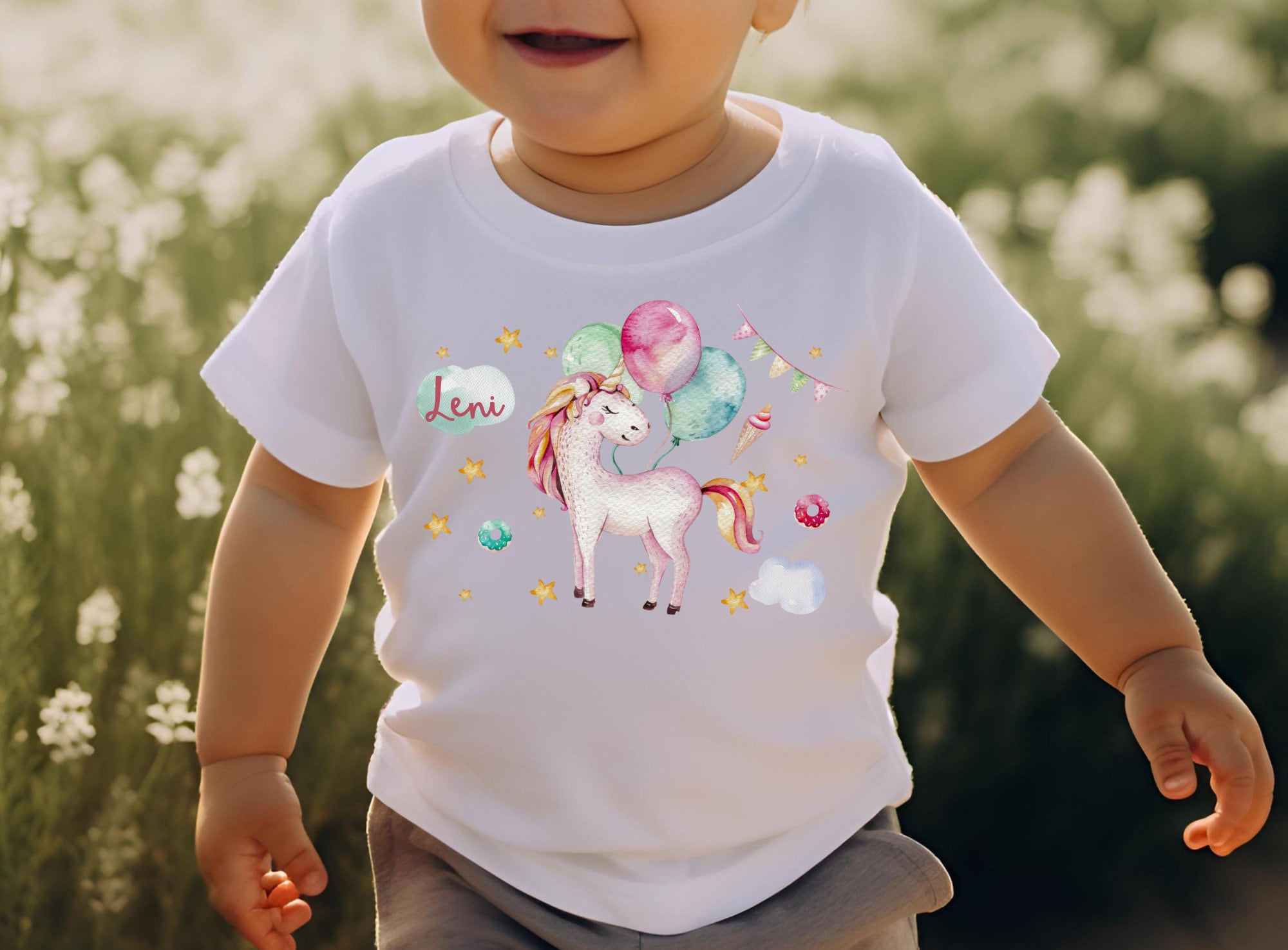 T-Shirt Shirt Kurzarm mit Name personalisiert Kindershirt Einhorn Pferd Märchen Glitzer Regenbogen