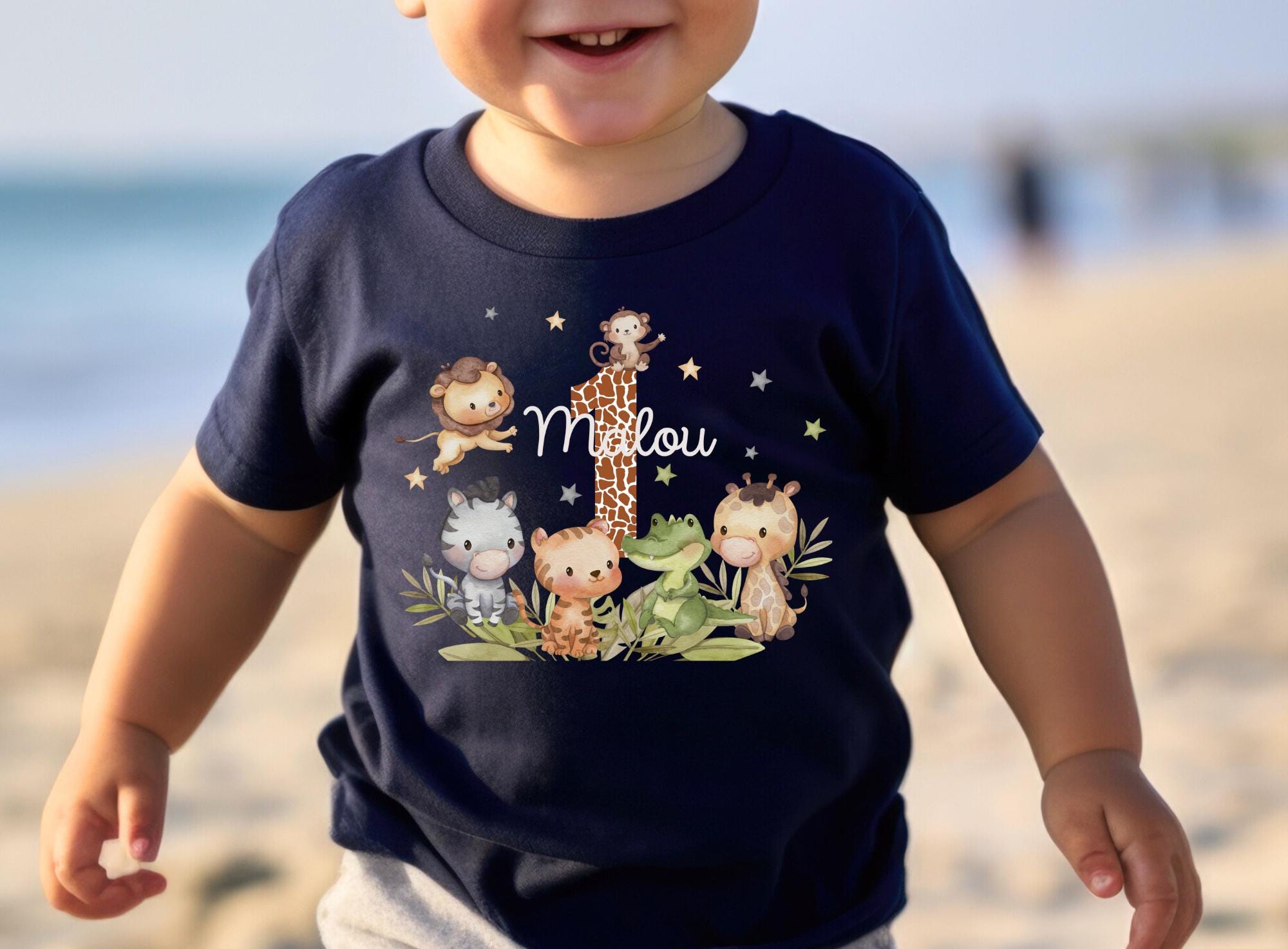 Geburtstag Shirt Geburtstagsshirt personalisiert Dschungeltiere Safari Giraffe Zebra Löwe Wild One – T-shirts