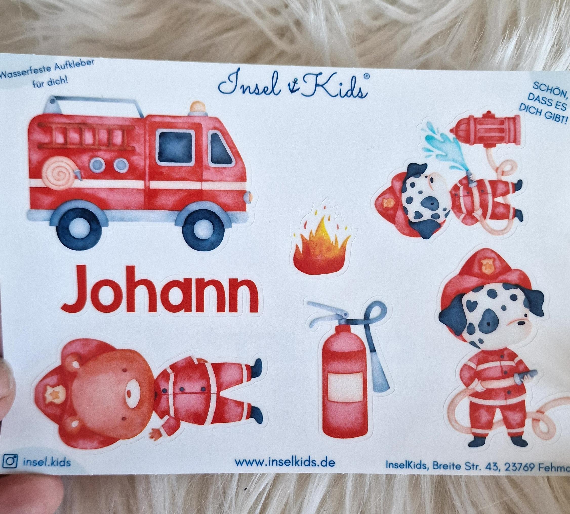 Namensaufkleber Feuerwehrhund und Feuerwehrbär – personalisiert – spülmaschinenfest & wasserfest – Sticker für Brotdose, Flasche, Kita – Stickers