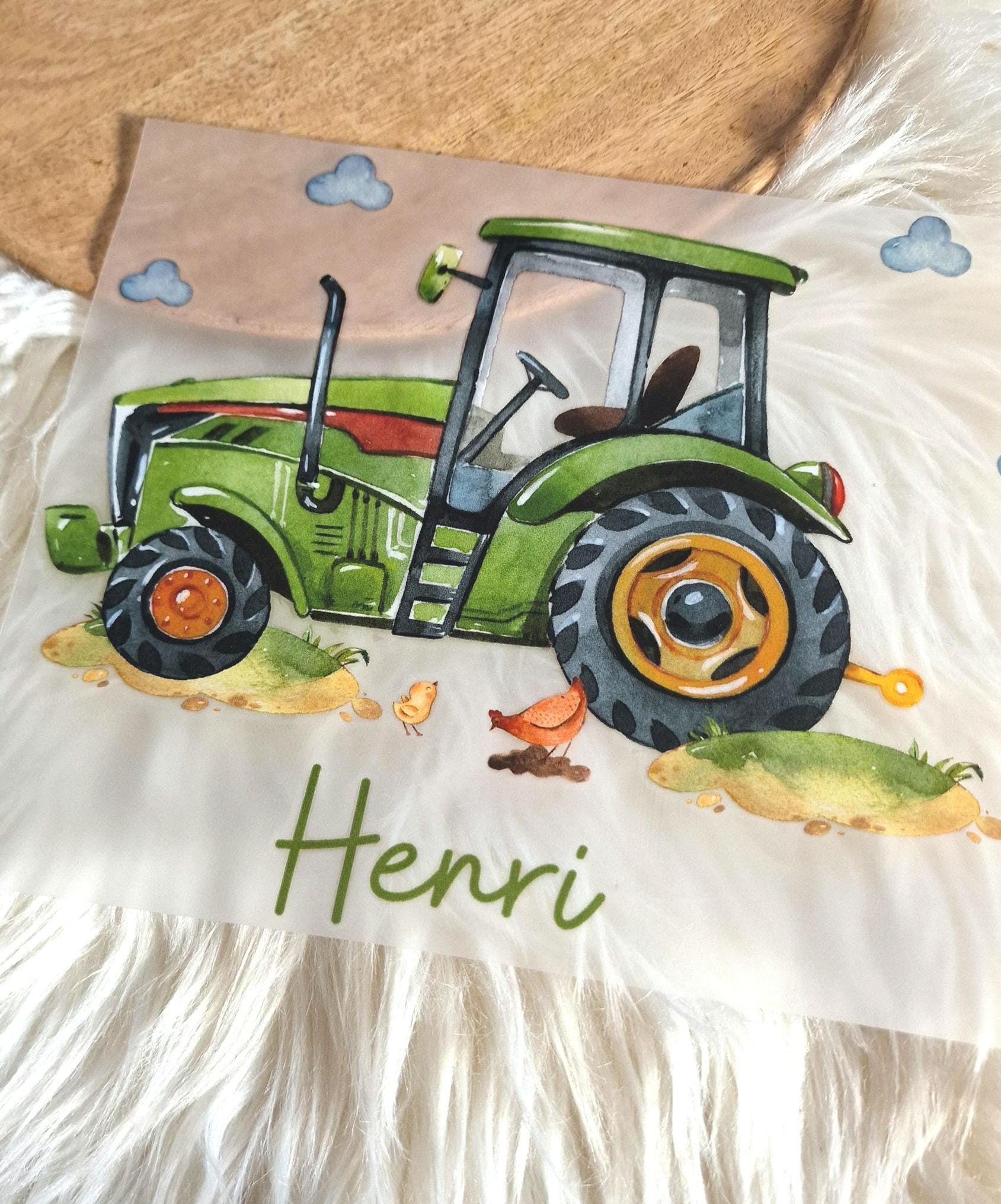 Bügelbild grüner Traktor mit Name – Geburtstagsaufbügler für Shirt – personalisiertes Motiv für Bauernhof-Party – Appliques & Patches
