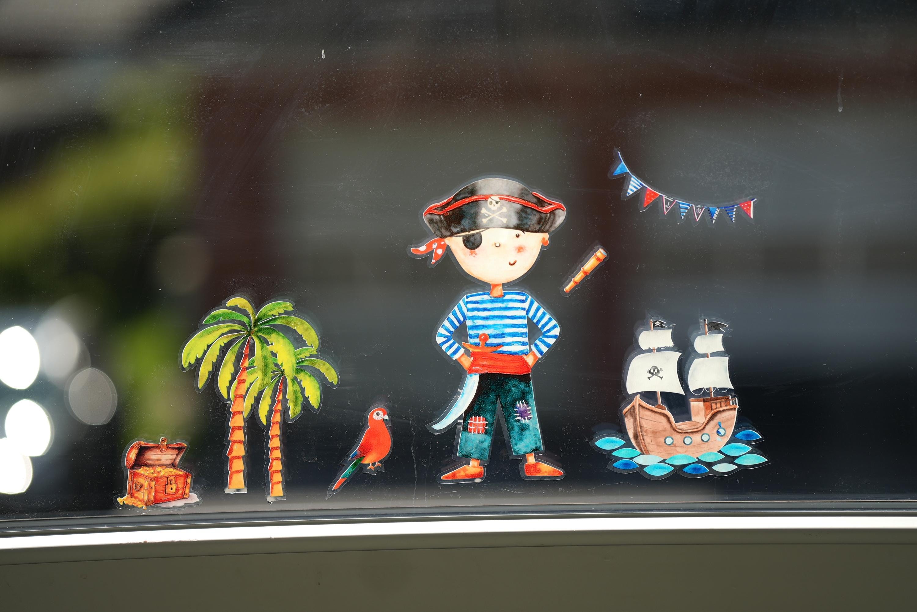 Wiederverwendbares Fensterbild Pirat zimmer – Fensterdeko ohne Kleber – statisch haftend – Piratenschiff Schatztruhe Palme –