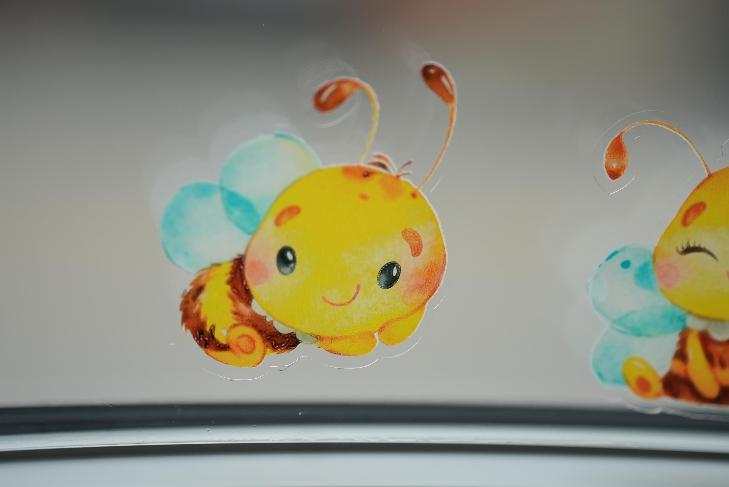 Fensterbild Bienen für zimmer – wiederverwendbar & statisch haftend – fröhliche Frühlingsdeko ohne Kleber –