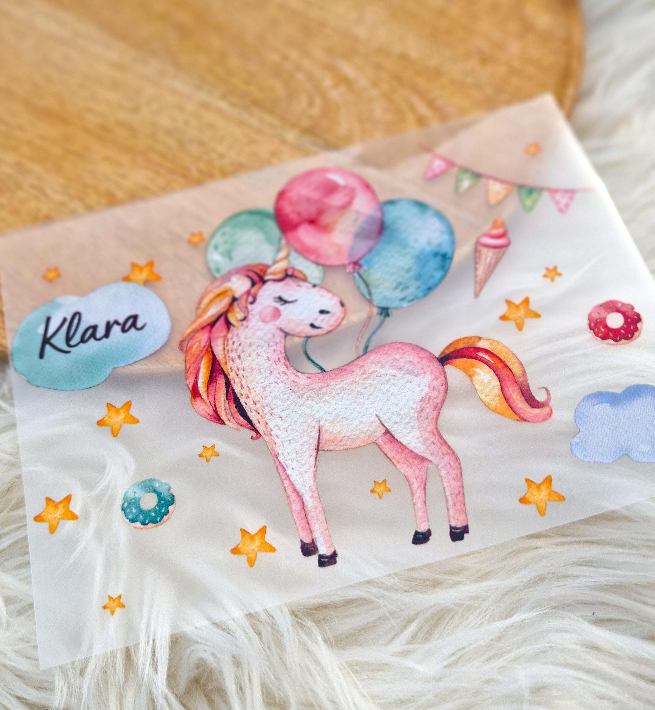 Bügelbild mit Wunschname und Alter personalisiert Geburtstagsshirt Einhorn Luftballons Glitzerstaub Regenbogen
