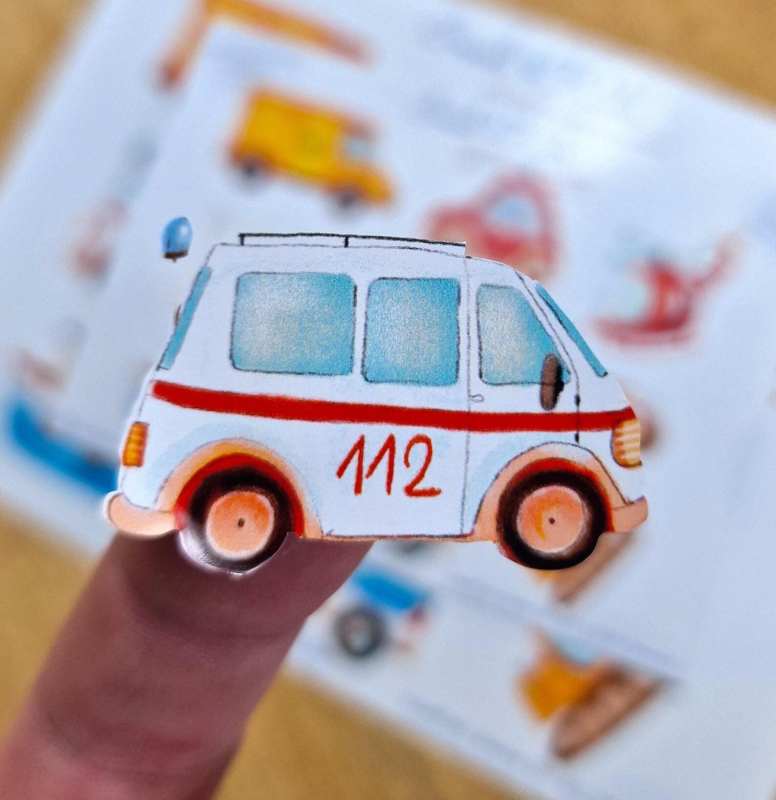 Personalisierte wasserfeste Sticker mit Feuerwehr, Polizeiauto und Postauto – für Brotdosen, Trinkflaschen und Kinderfahrräder. Rettungswagen
