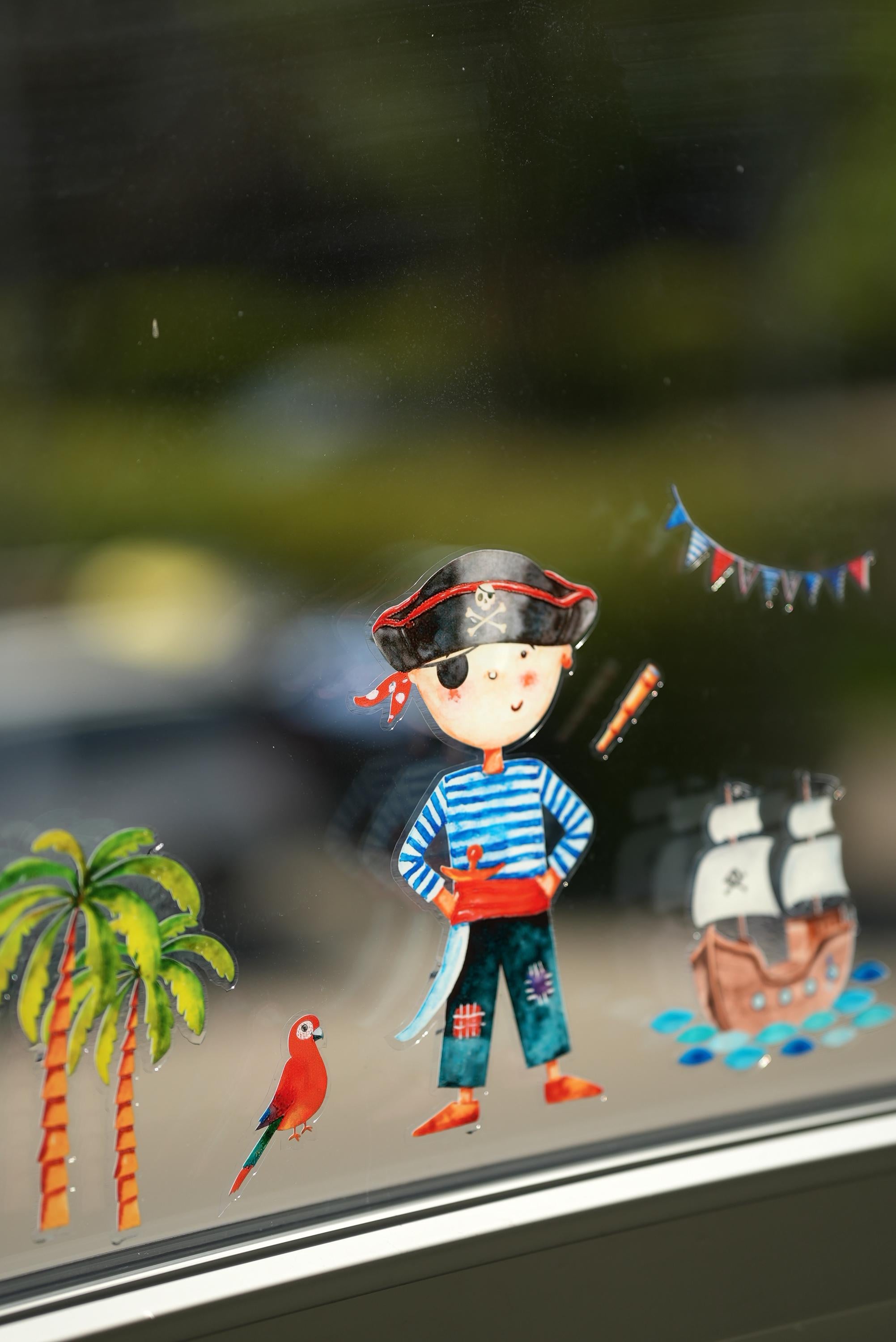 Wiederverwendbares Fensterbild Pirat zimmer – Fensterdeko ohne Kleber – statisch haftend – Piratenschiff Schatztruhe Palme –