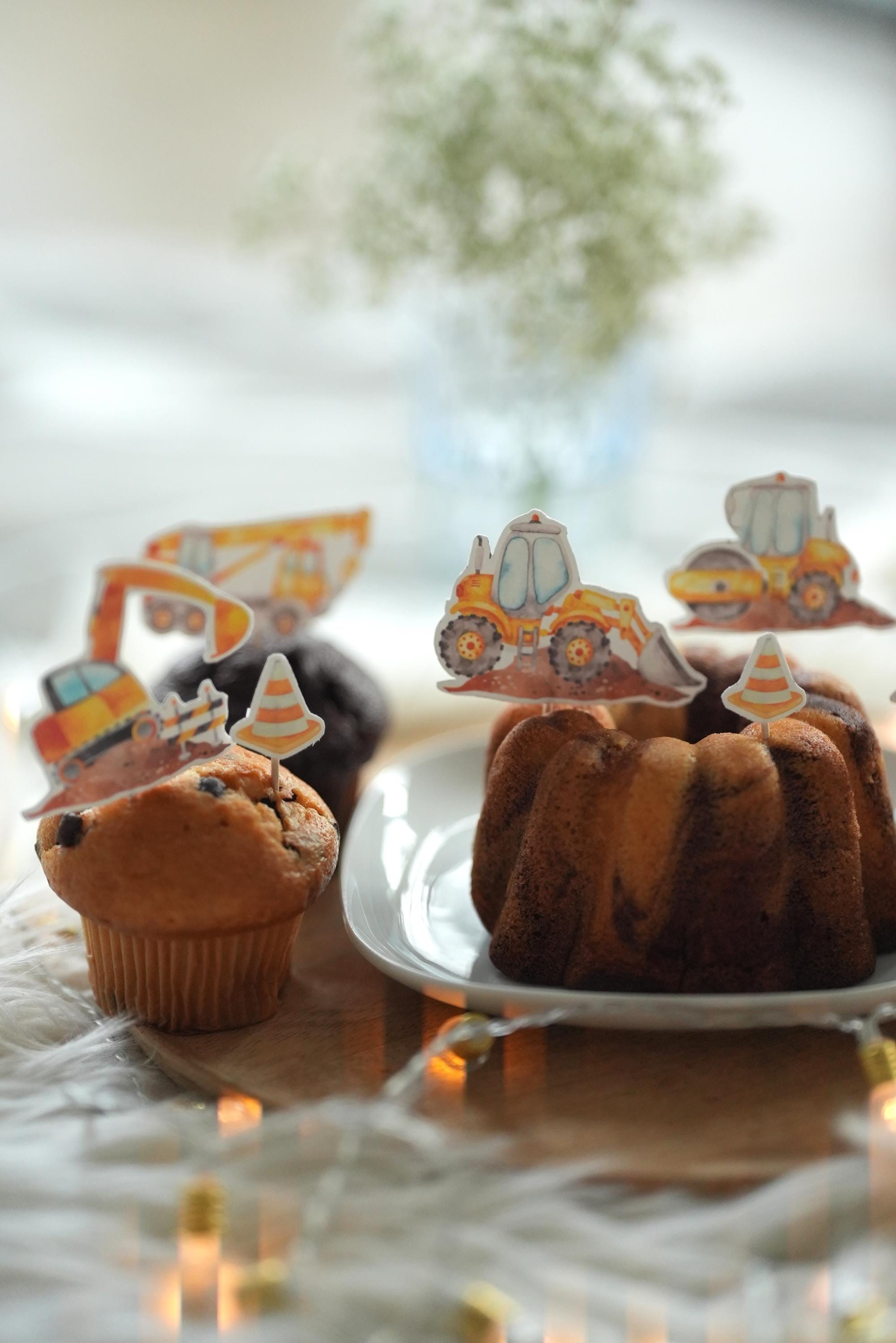 DIY Caketopper Baustelle – Bastelset mit Bagger, Radlader, Kran – hochwertiger A5 Druck zum Ausschneiden – für geburtstag & Muffins – Party Decor