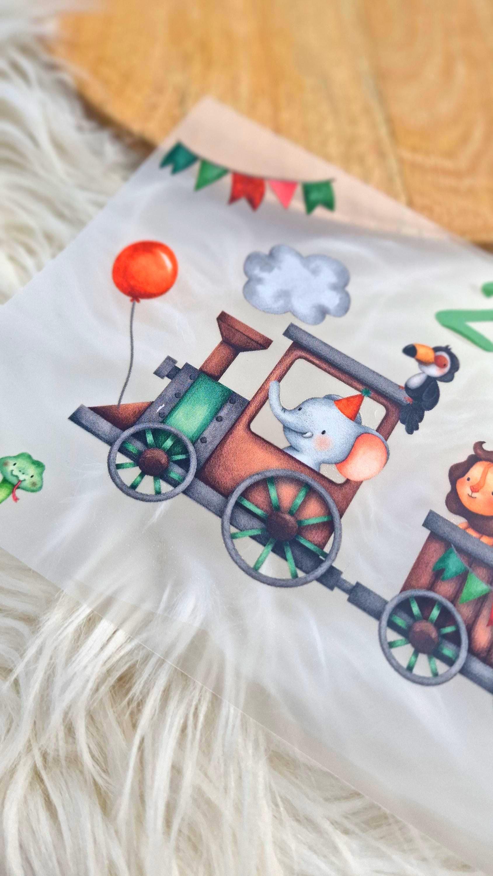 Bügelbild Zug mit Name – Lokomotive & Eisenbahn – personalisiert – für Geburtstagsshirt – Eisenbahn geburtstag DIY – Appliques & Patches