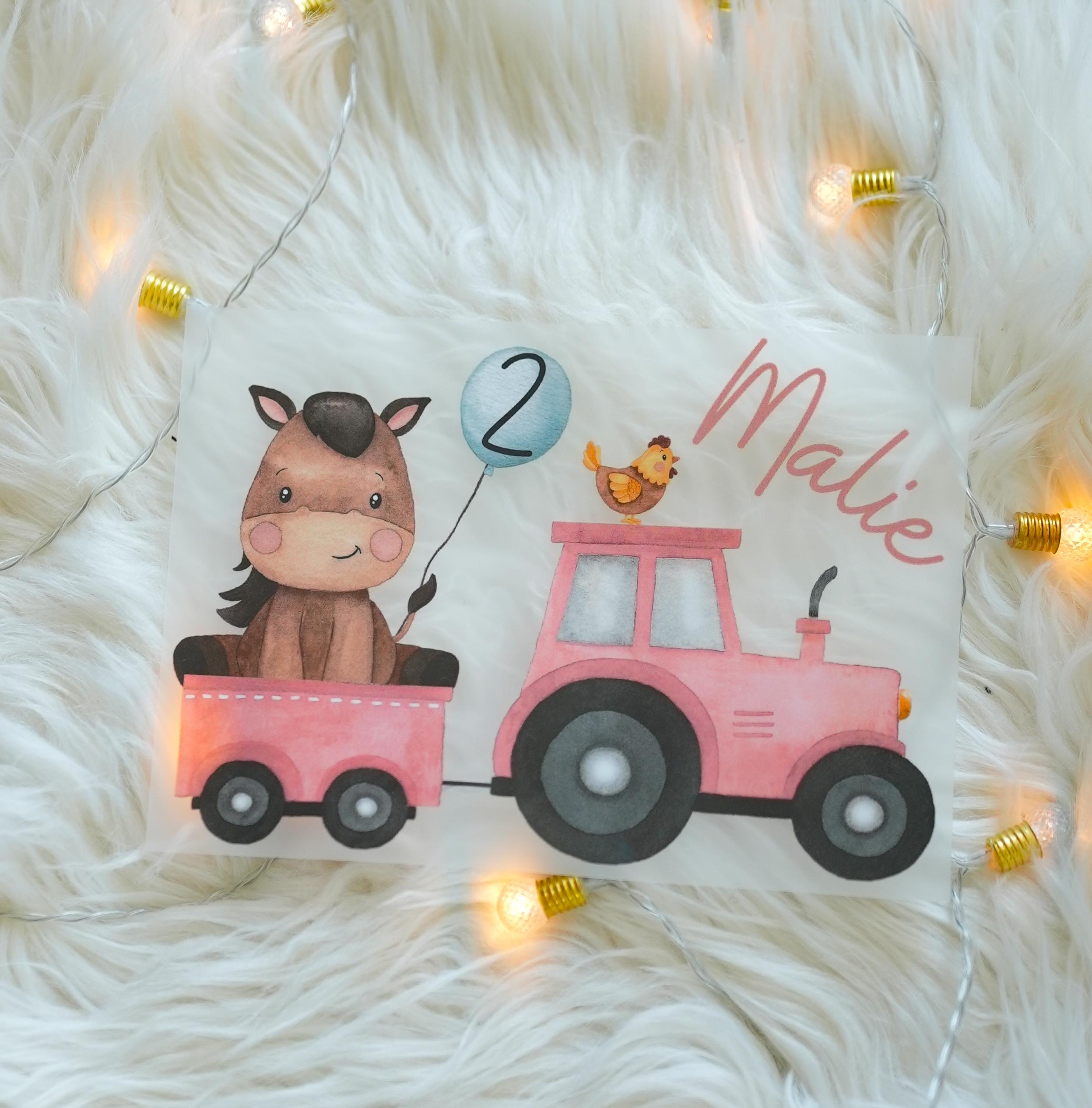 Bügelbild rosa Traktor mit Pferd – personalisiert mit Name – Bauernhof-Motiv für – Geburtstagsshirt A4/A5 – Appliques & Patches
