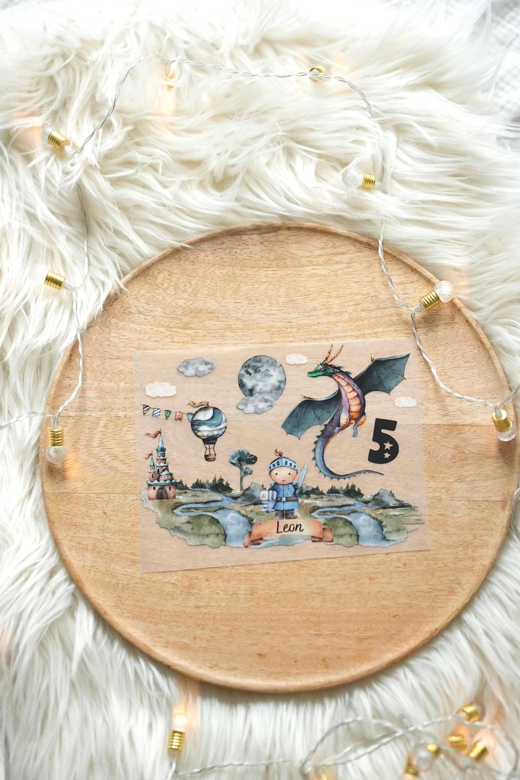 Bügelbild Ritter & Drache personalisiert – mit Name und Alter – Aufbügler für – Geburtstag Einschulung n – Appliques & Patches