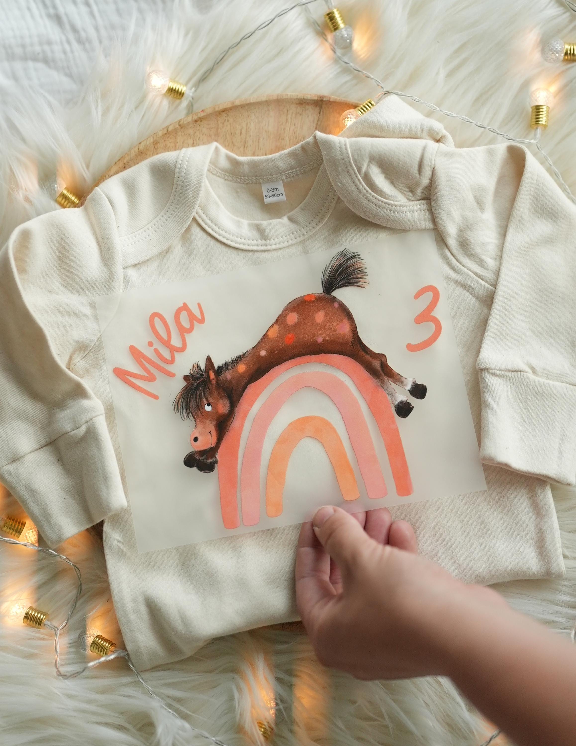 Bügelbild Pferd Regenbogen – personalisiert mit Name & Alter – Geburtstagsshirt – Aufbügler DIY kleidung A4 A5 – Appliques & Patches