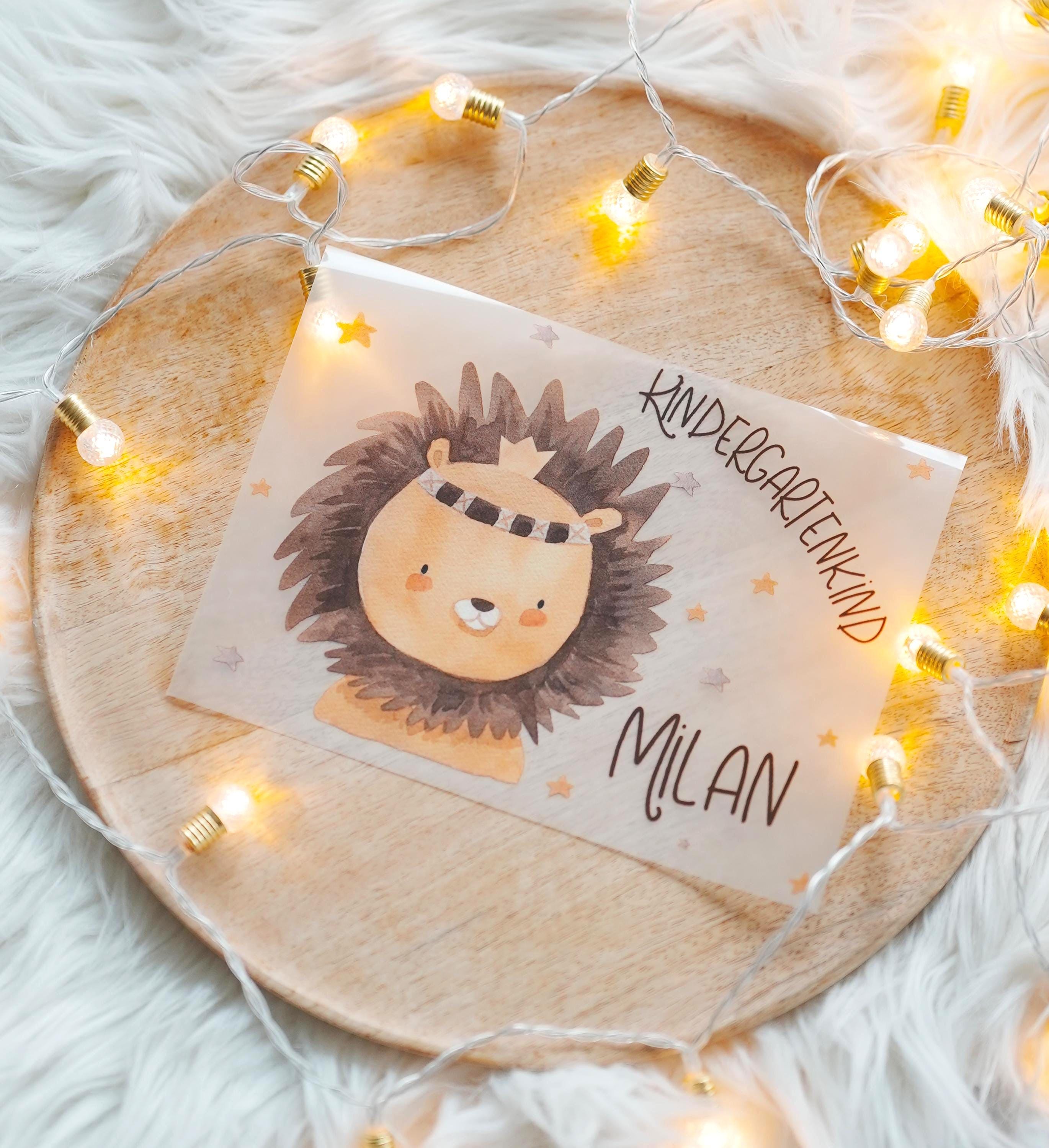 Bügelbild garten – personalisiert mit Name & Zahl – für bunte Stoffe – Aufbügler mit Dschungeltieren (Löwe) – A4 oder A5 – Appliques & Patches