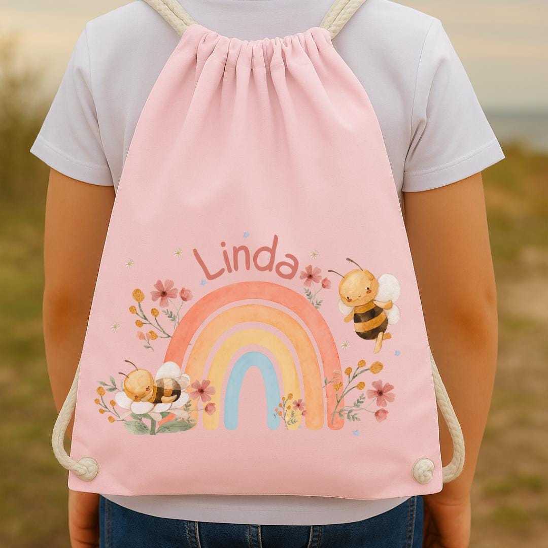 Turnbeutel mit Namen – Regenbogen & Bienen Motiv – personalisierte Kita Tasche – Wechselwäschebeutel – Geschenk Einschulung – Team Sports & Gym Bags