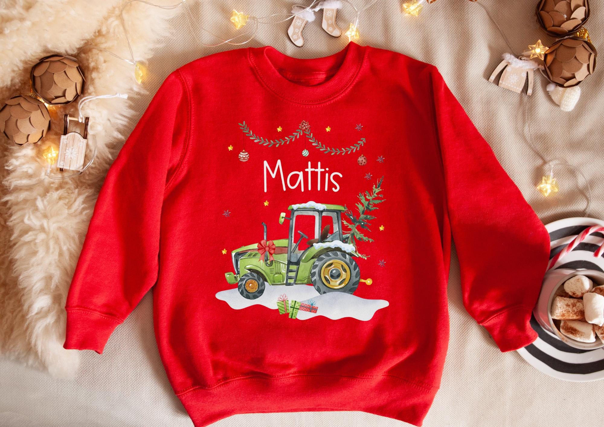 Bügelbild Weihnachten Traktor personalisiert - Grüner Traktor mit Weihnachtsbaum & Geschenken – DTF Bügelmotiv mit Name – Patches