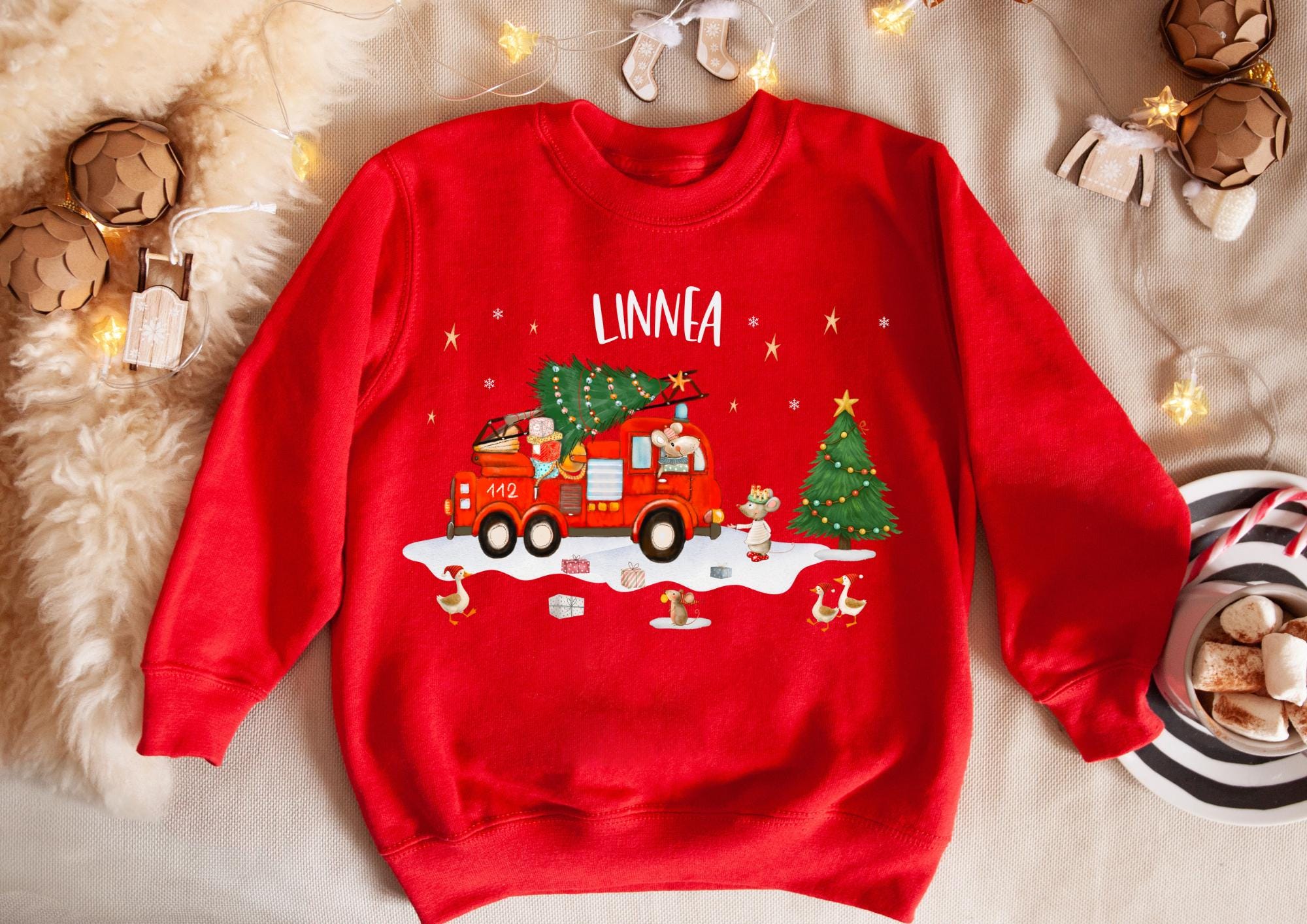 Weihnachtspullover Kinder personalisiert – Feuerwehr, Mäuse & Tannenbaum – kuscheliger Weihnachts-Sweater – Sweatshirts