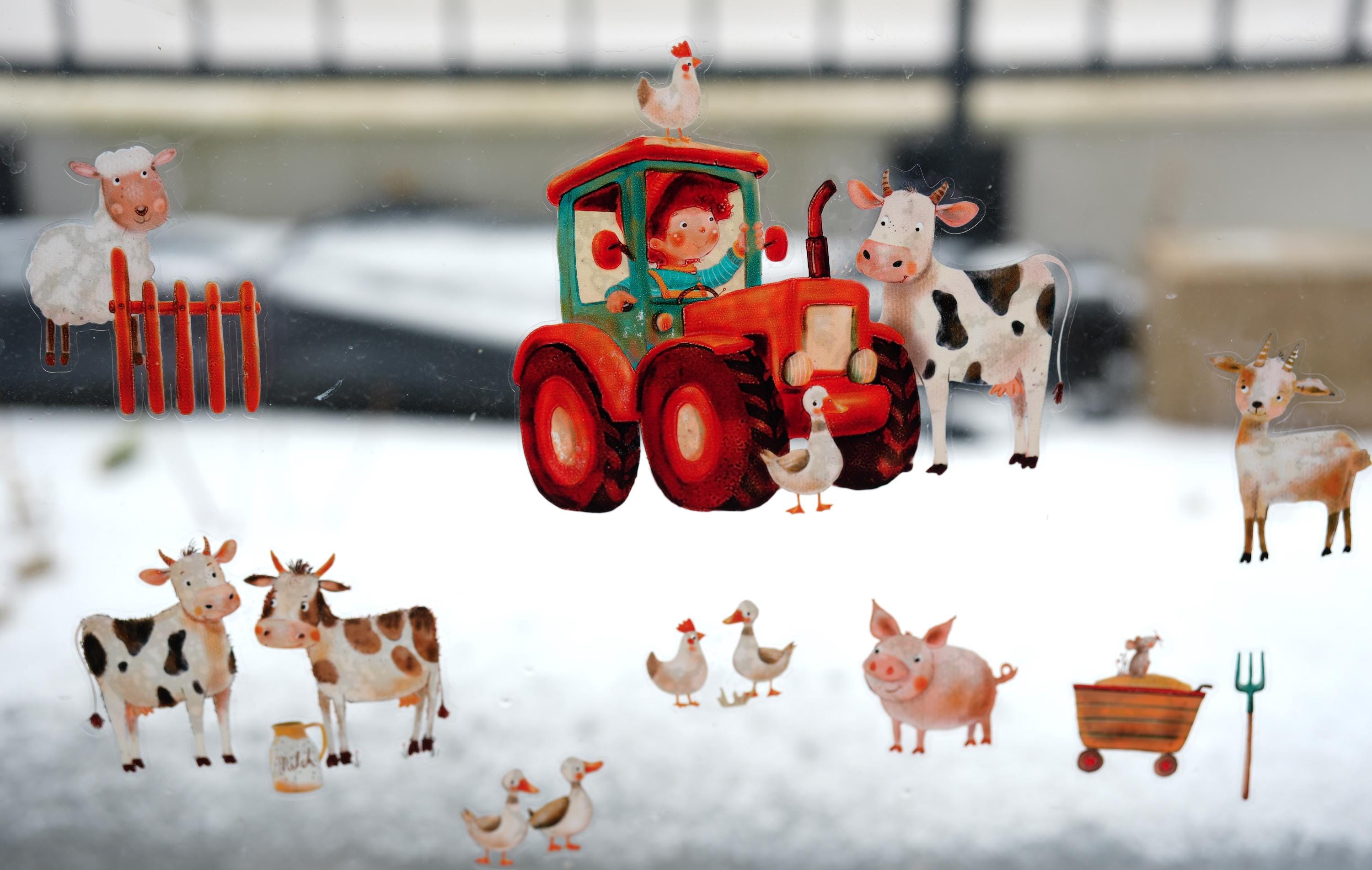 Fensterbild Bauernhof mit Tieren – niedliche Tiere & Traktor – statisch haftend und wiederverwendbar – zimmer Deko –