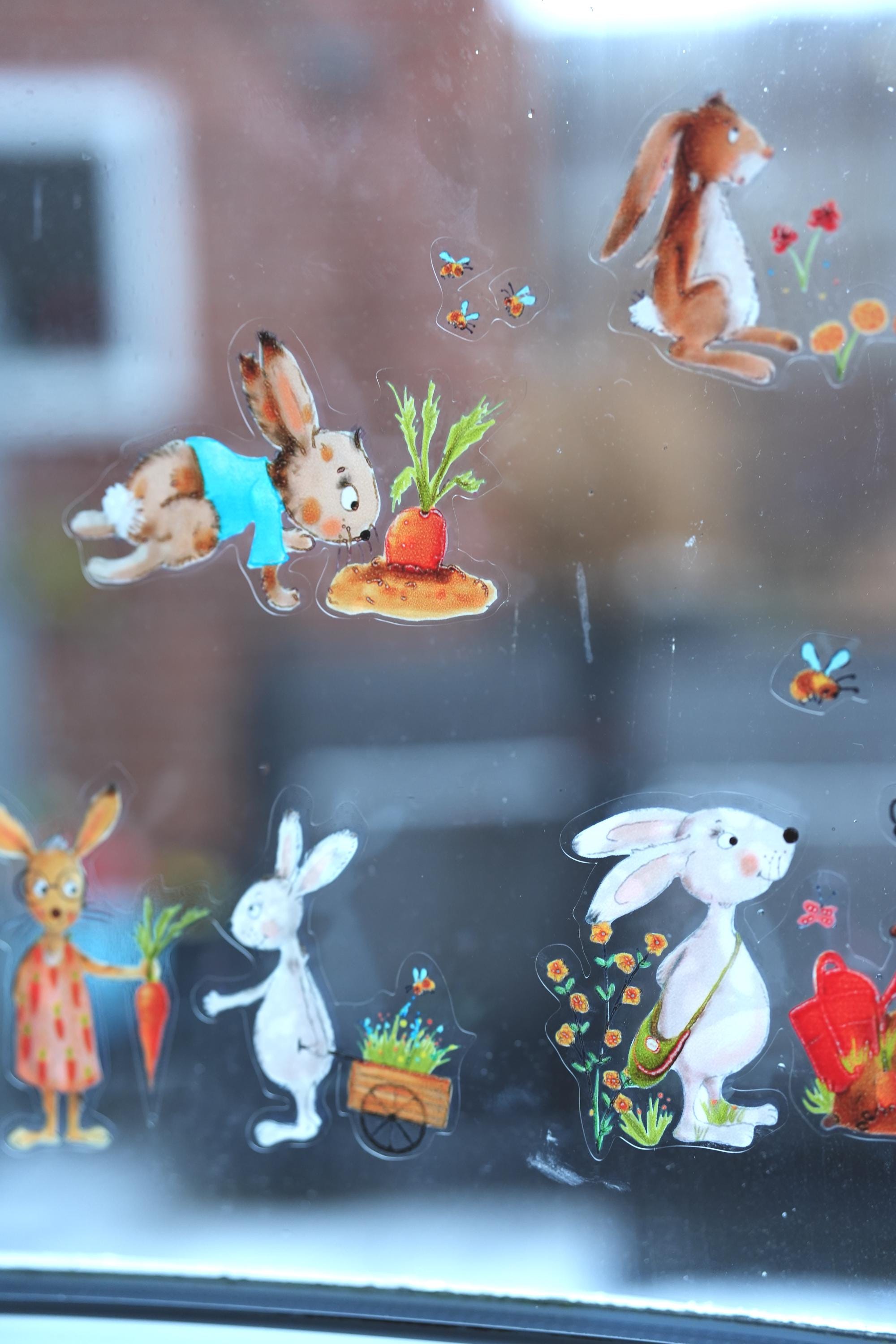 Frühlings-Fensterbilder Hasen im Garten –