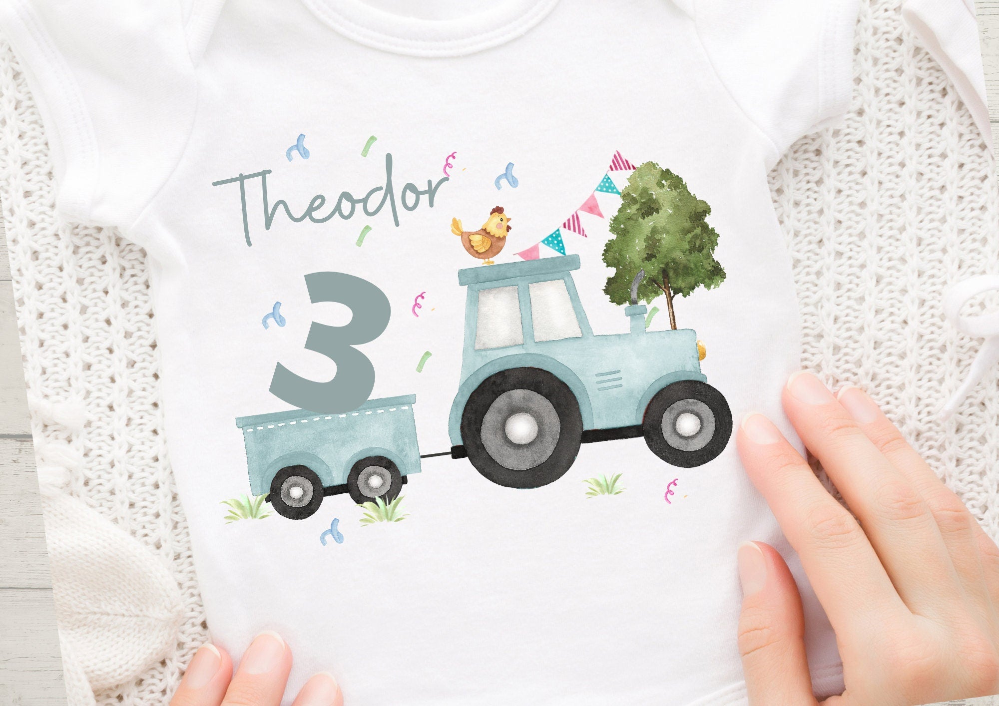 Bügelbild Traktor
Geburtstagsshirt Traktor
Bügelbild Kindergeburtstag
Personalisiertes Bügelbild
Aufbügler Kinder mit Namen
Traktor Aufbügler
Bauernhof Geburtstag
DIY Geburtstagsshirt
Geschenk Jungen Geburtstag
Geburtstagsdeko Traktor
Bügelbild mit Name & Zahl
Aufbügelmotiv Kinder T-Shirt
Kindergeburtstag Party Deko