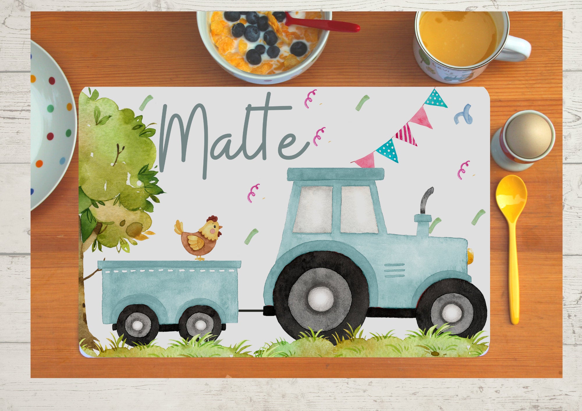 Personalisierbares Tischset für Kinder aus Textil – bedruckt mit Name, Traktor und Huhn im Bauernhof-Design, ideal für kleine Tier- und Trecker-Fans.