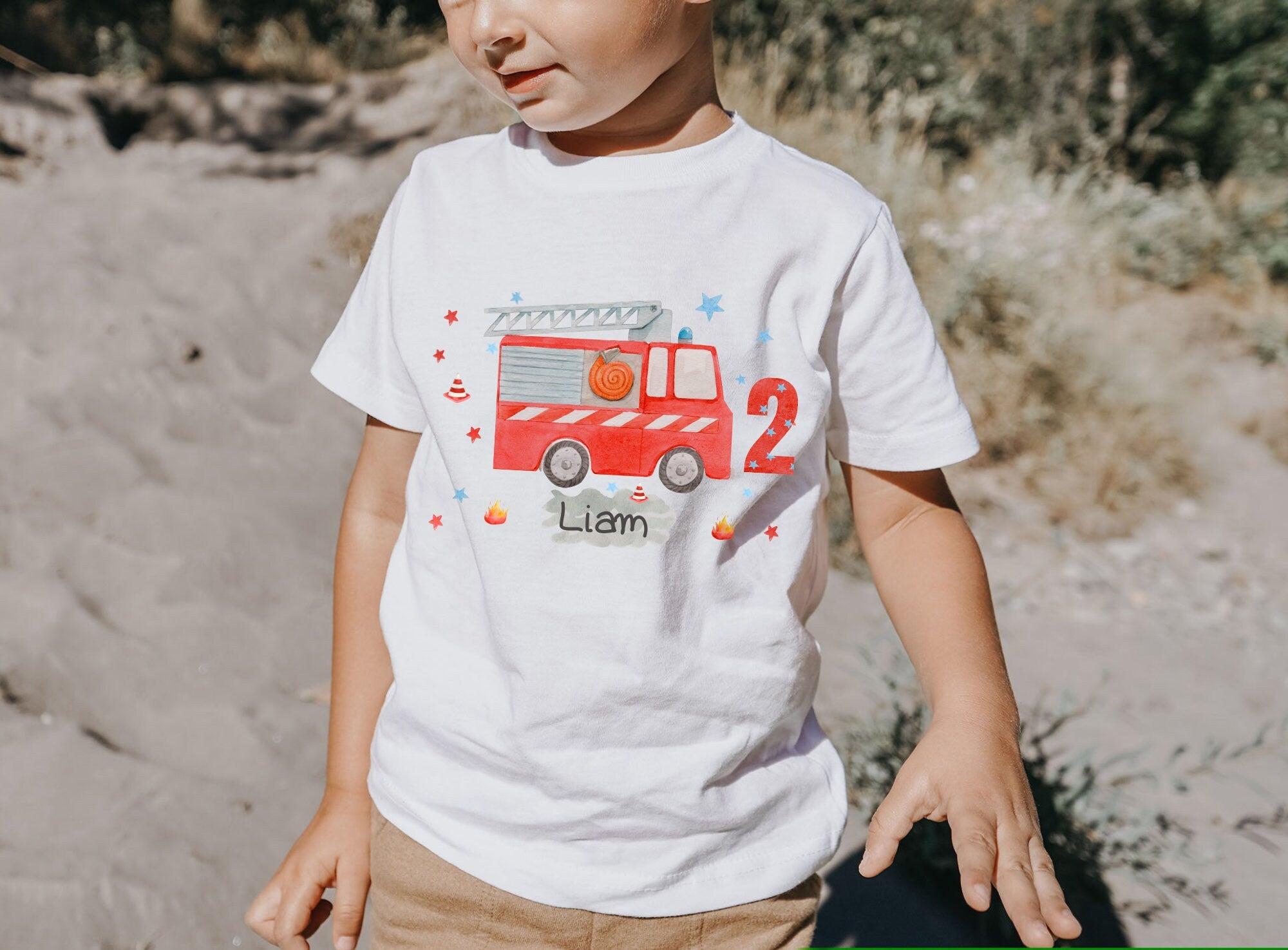 Geburtstagsshirt Feuerwehr – personalisiert mit Name & Zahl – für n 2–6 Jahre – weiß – Geschenk Mottoparty geburtstag – T-shirts