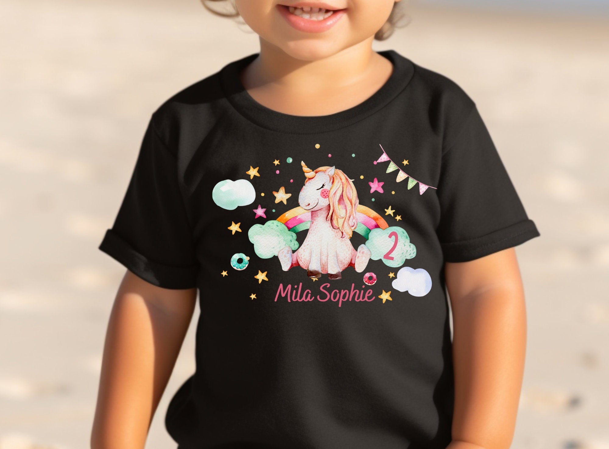 Einhorn Geburtstagsshirt 2. Geburtstag – personalisiertes mit Name & Zahl – Regenbogen, Sterne und Wolken – T-shirts