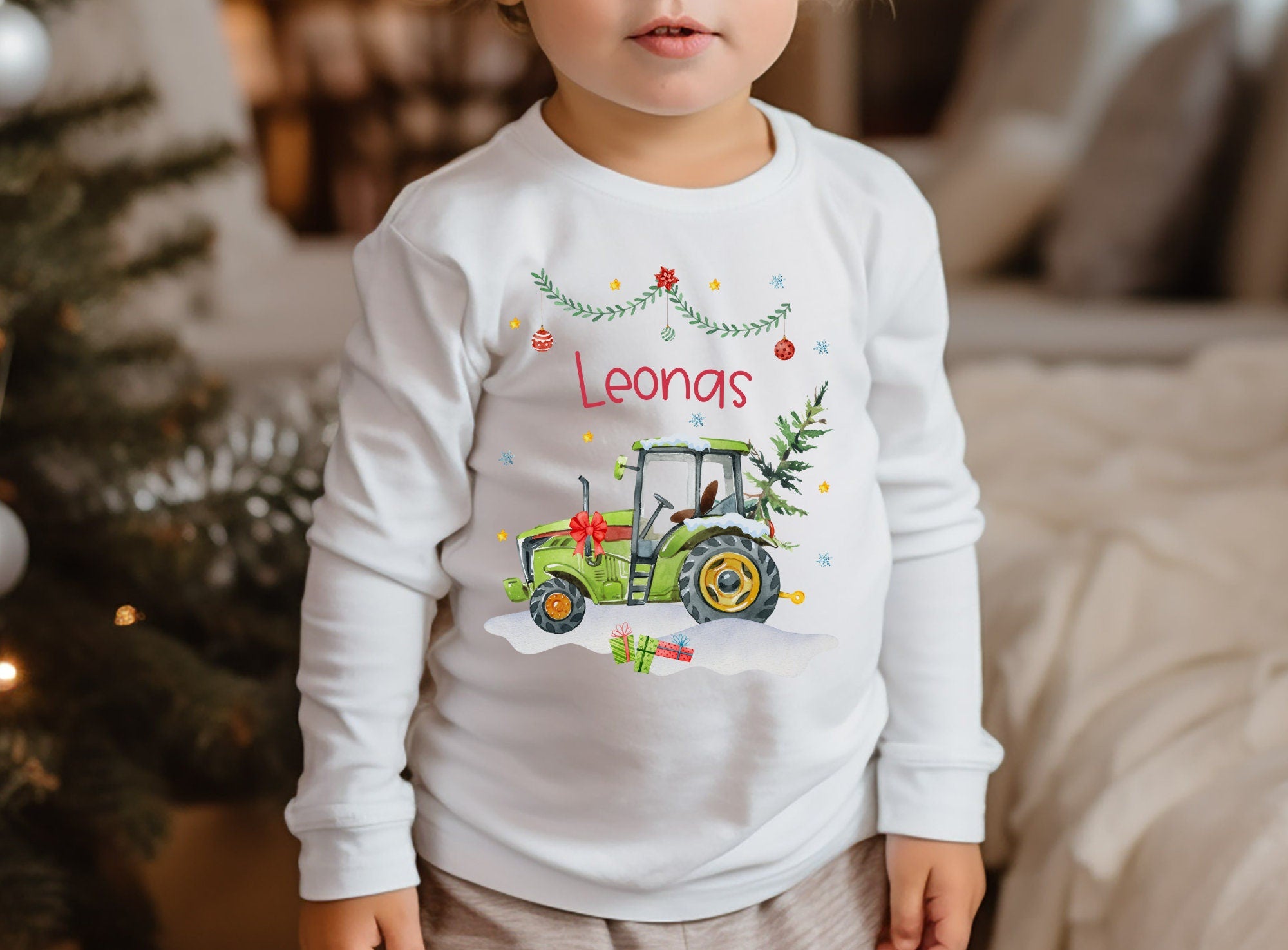 Weihnachten Weihnachtsshirt Weihnachtspullover personalisiert Weihnachtsmann Traktor Trecker Bauernhof