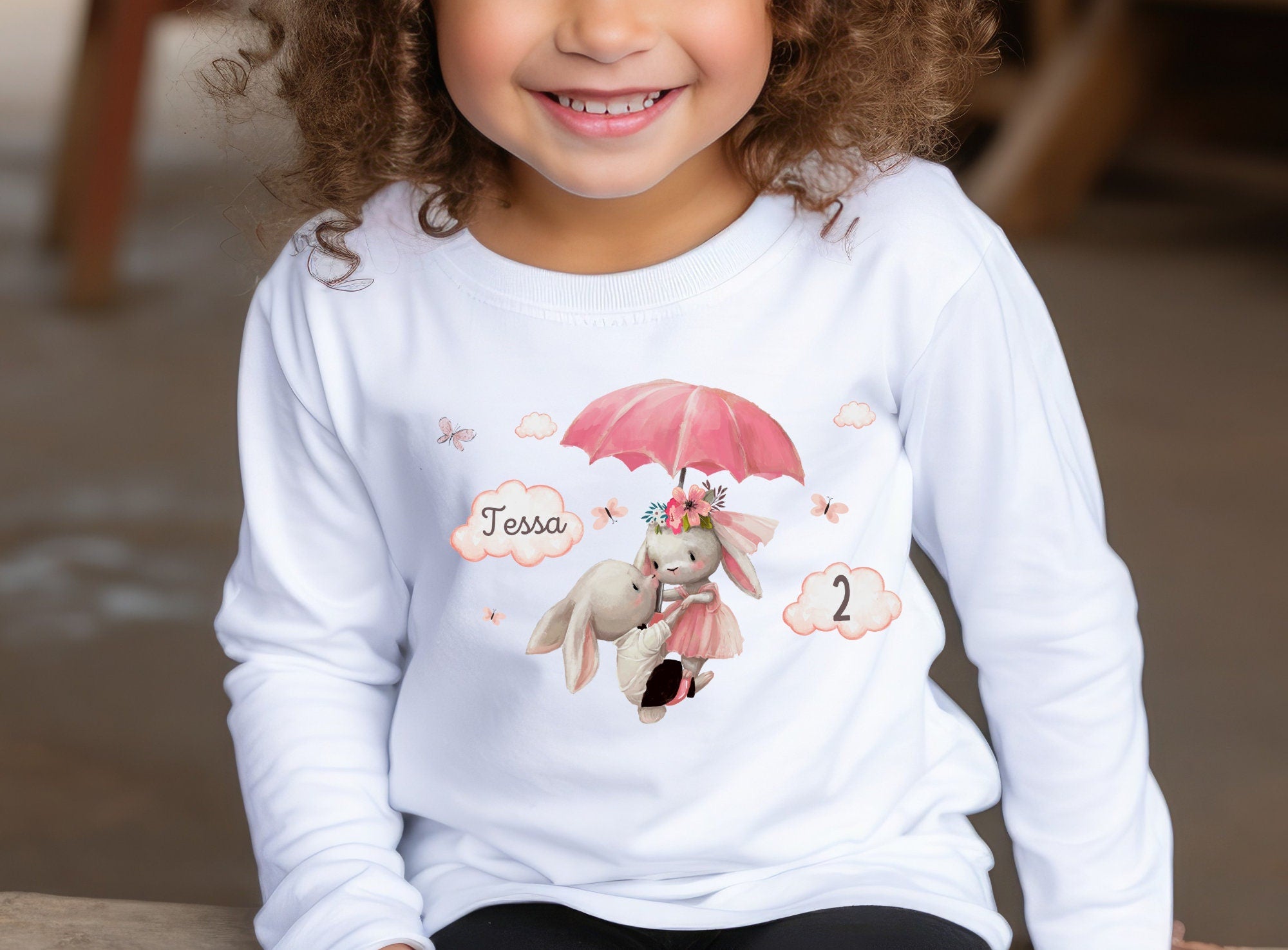 Geburtstagsshirt personalisiert Hase Hasen Schirm süß – T-shirts