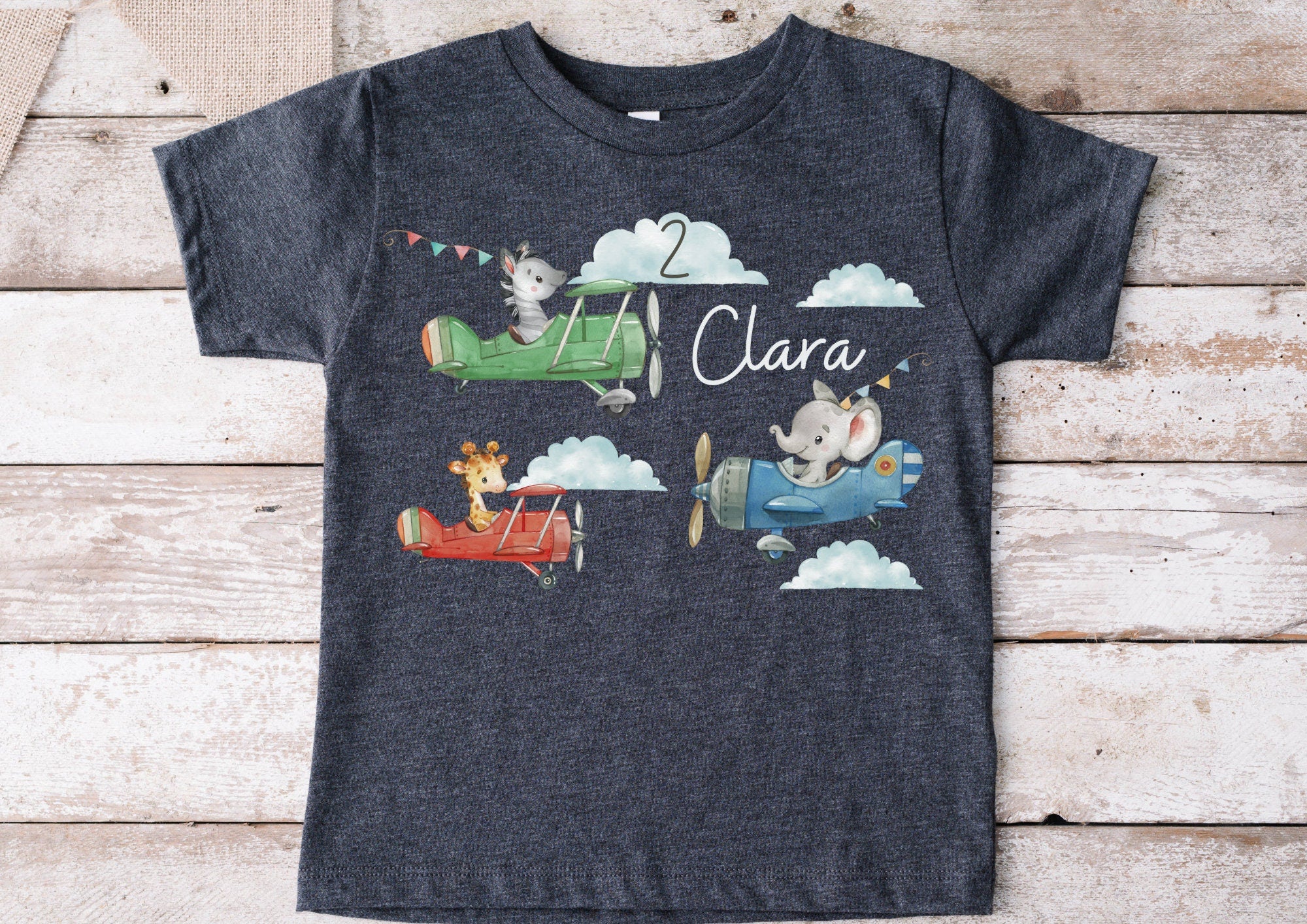 Bügelbild mit Wunschname und Alter personalisiert Flugzeug Hubschrauber Wolken Himmel Zebra Giraffe – Appliques & Patches