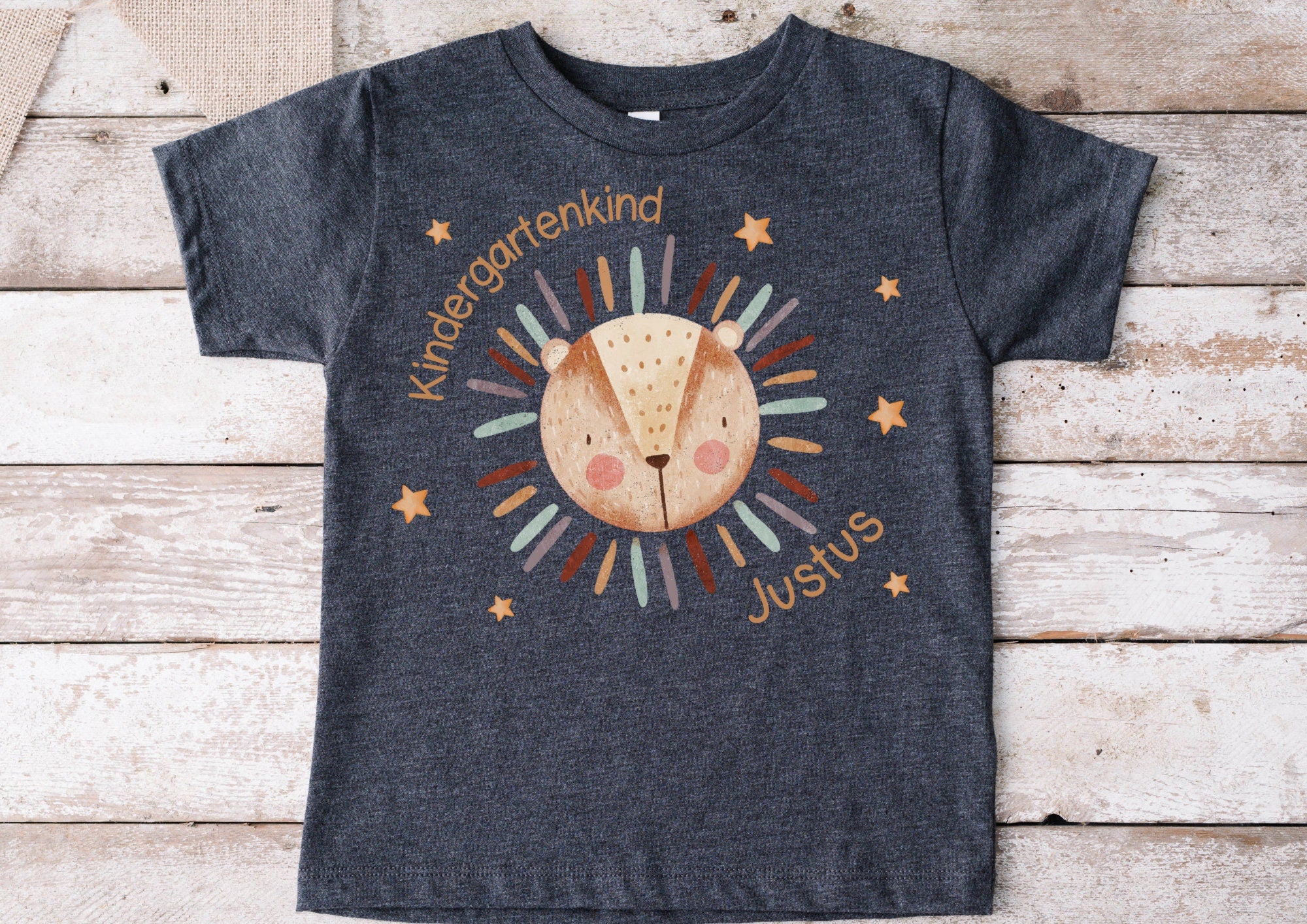 Bügelbild mit Wunschname für bunte und weiße Stoffe personalisiert garten gartenstart Löwe Dschungeltiere Kita Kitastart – Appliques & Patches