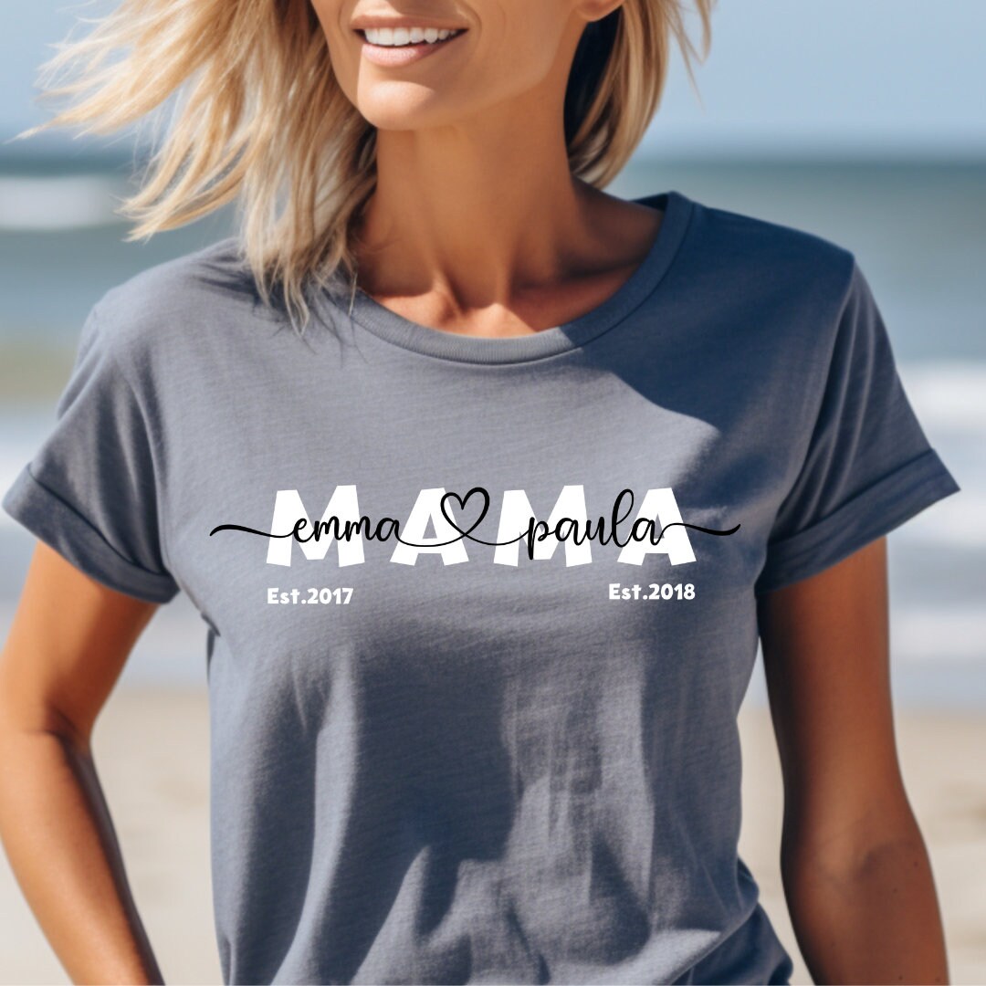 Bügelbild Mama Mom | personalisiert mit Wunschnamen | Statement Shirt | Geburtstjahr | Werdende Mutter | Muttertag | Geburt| Name Ärmel