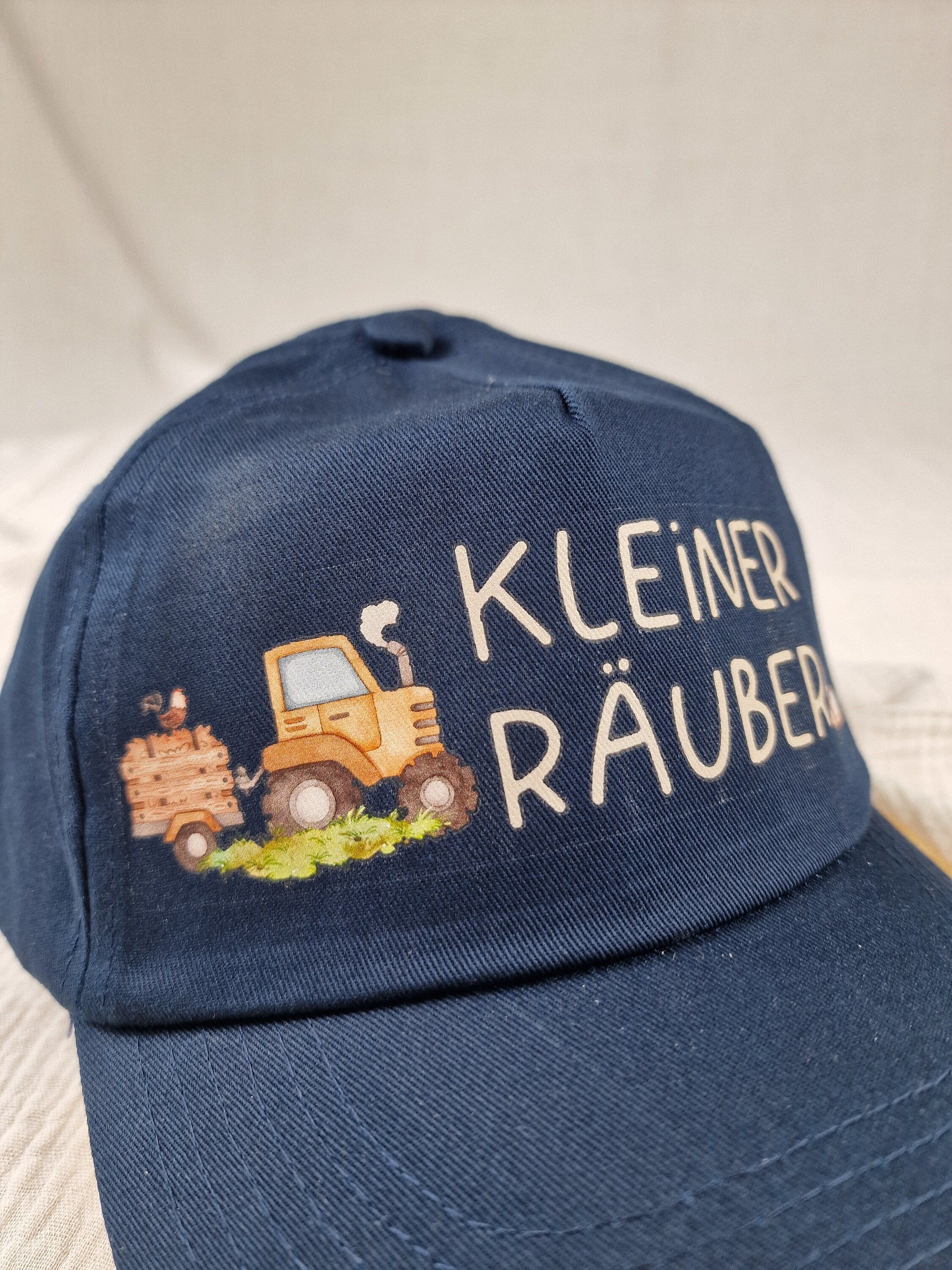 Cap Personalisiert mit Name Sonnenschutz Kleiner Räuber Traktor