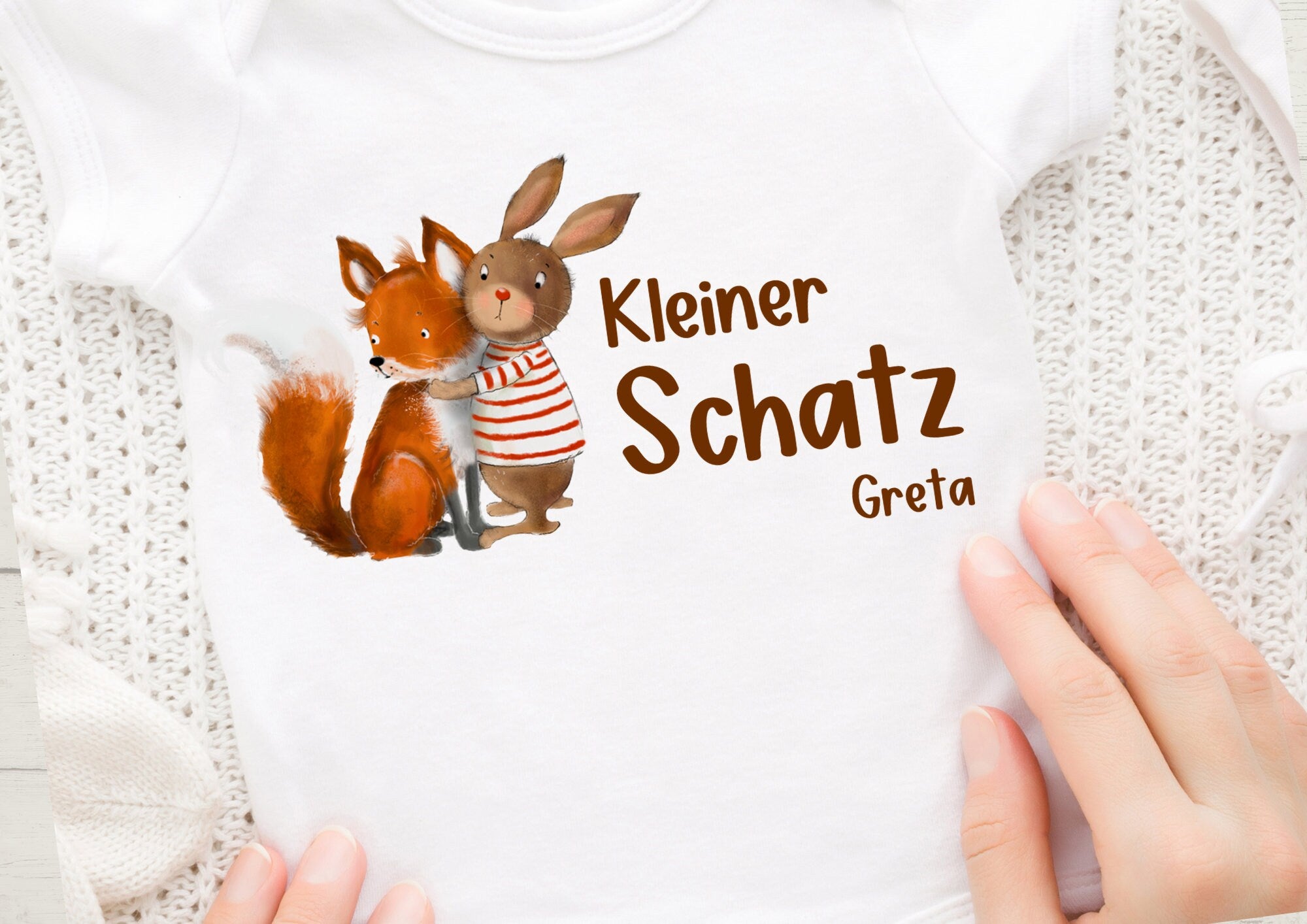 Bügelbild für bunte Stoffe mit Wunschname für bunte und weiße Stoffe personalisiert kleiner Schatz Hase Fuchs Baby Body