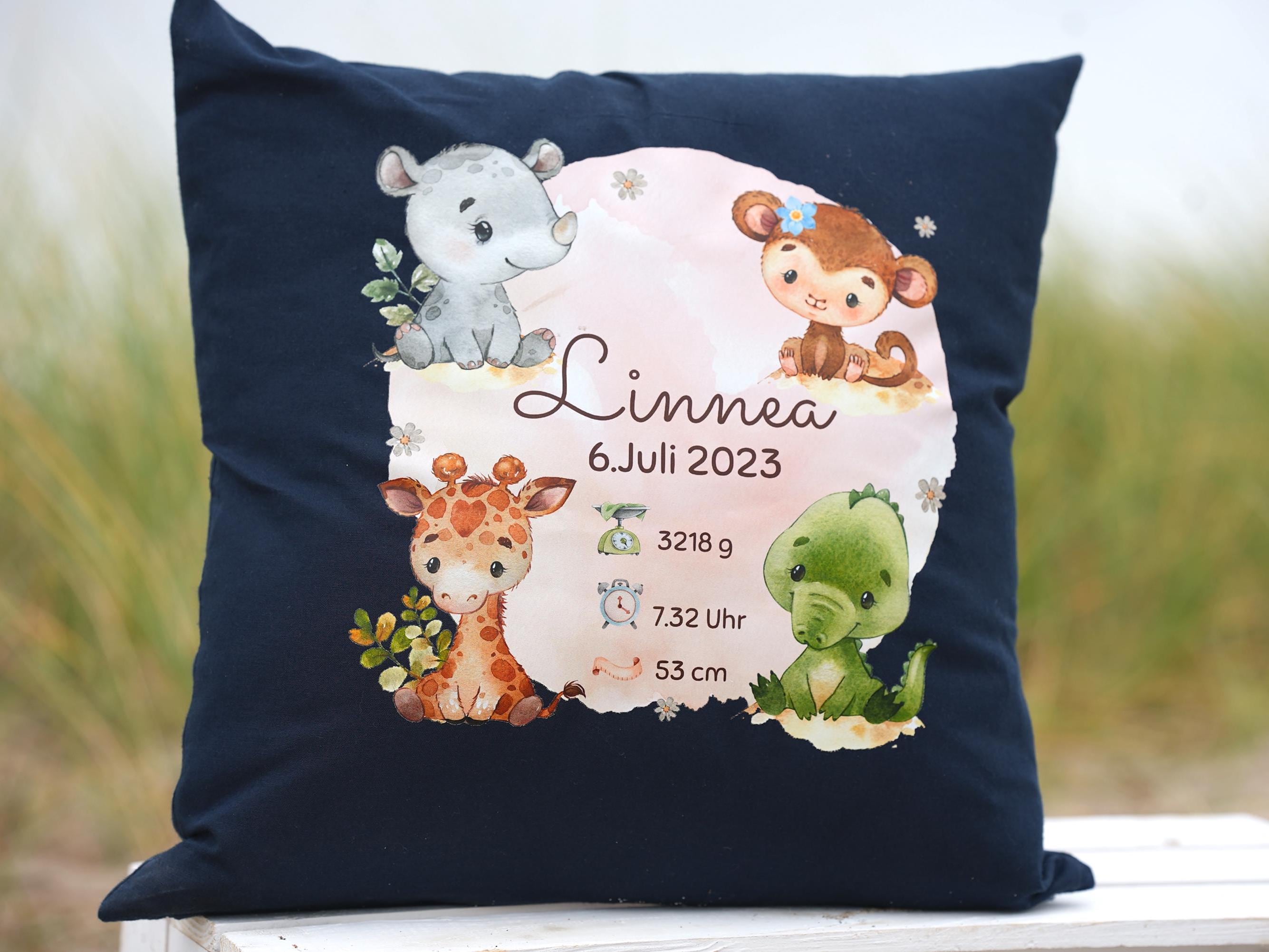 personalisiertes Babykissen Neugeborenen Geschenk personalisierte Geburtsgeschenke Geschenk zur Taufe Geburtsgeschenk individuell personalisiertes Kuschelkissen Taufgeschenk Baby Babykissen individuell personalisiertes Kinderkissen