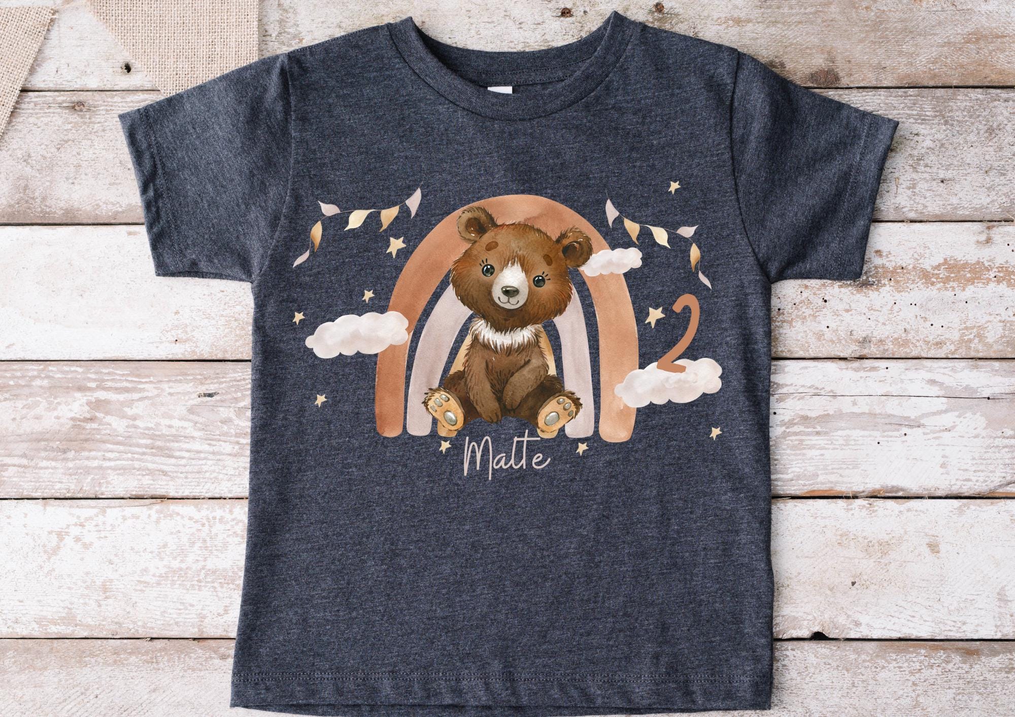 Bügelbild Geburtstag Regenbogen mit Wunschname und Alter personalisiert Regenbogen Bär Boho Wolken – Appliques & Patches