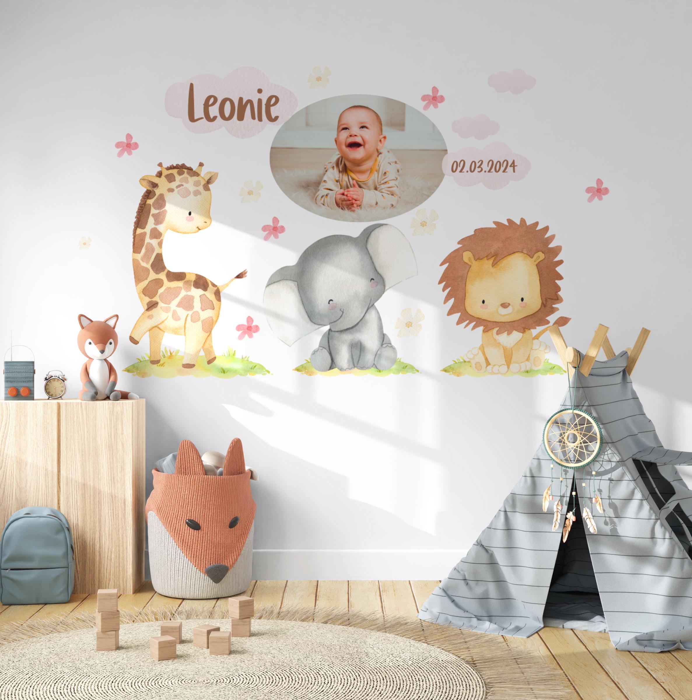 Wandtatoo Wandbild mit Foto Wandaufkleber Kinderzimmer personalisiert Safaritiere Giraffe Löwe Dschungeltiere für das Babyzimmer