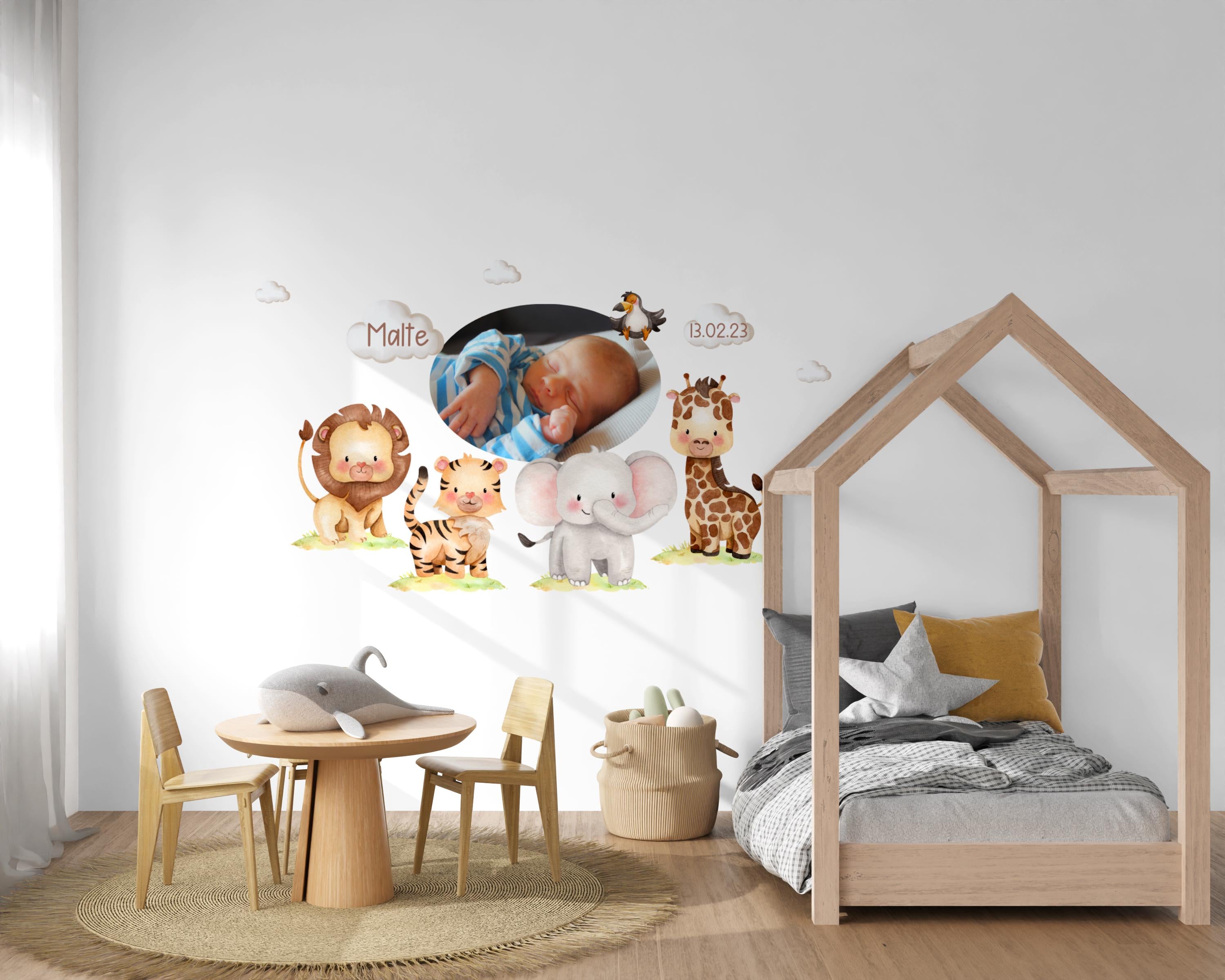 Wandtatoo Wandbild mit Foto Wandaufkleber Kinderzimmer personalisiert Safaritiere Giraffe Löwe Dschungeltiere für das Babyzimmer