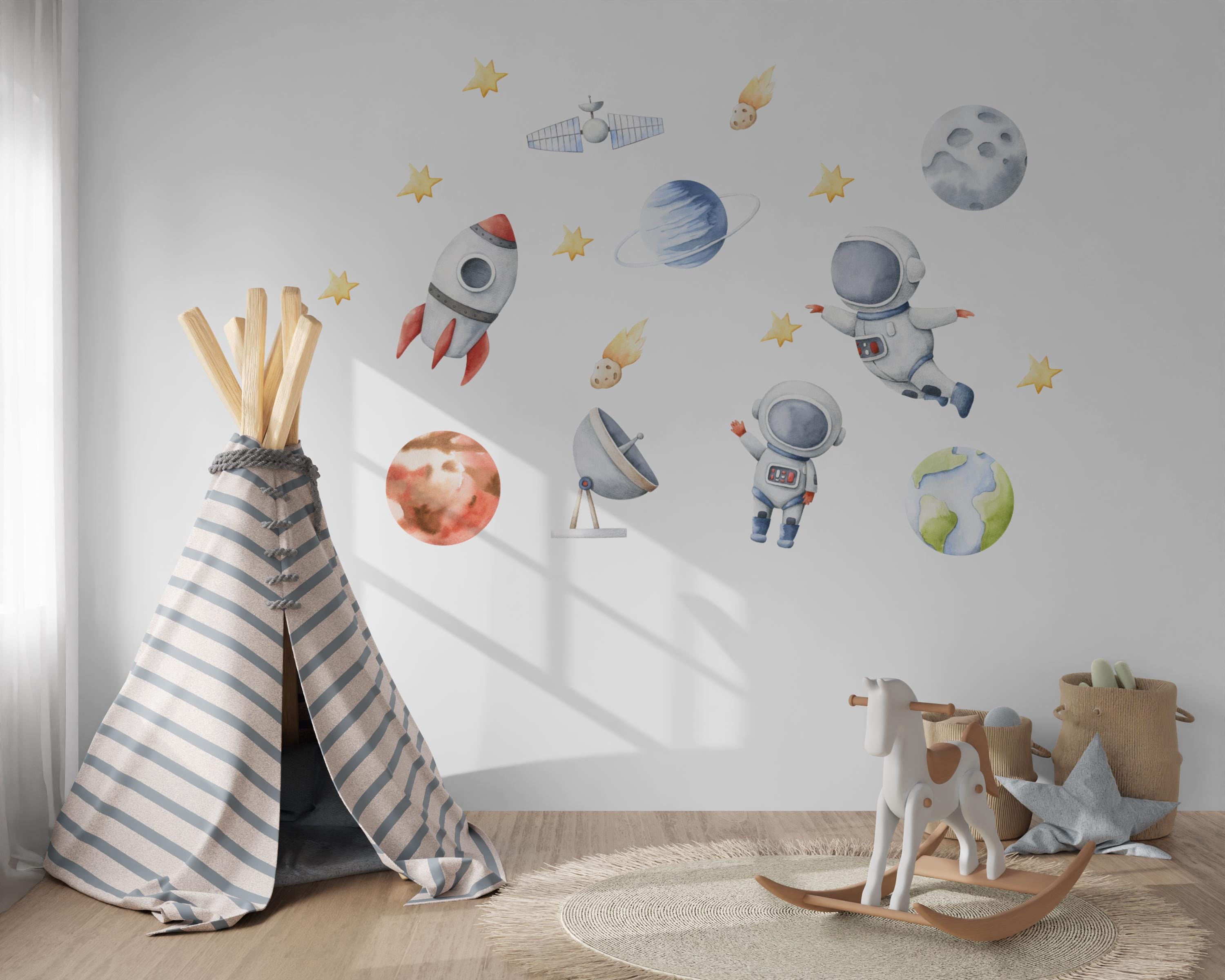 Wandtatoo Wandbild Wandaufkleber Wandsticker Kinderzimmer personalisiert Astronaut Planeten Weltraum für das Babyzimmer